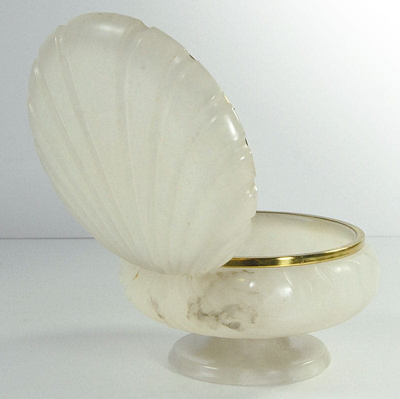 Container, alabaster ivory white, Italy, 1960s. - 41841