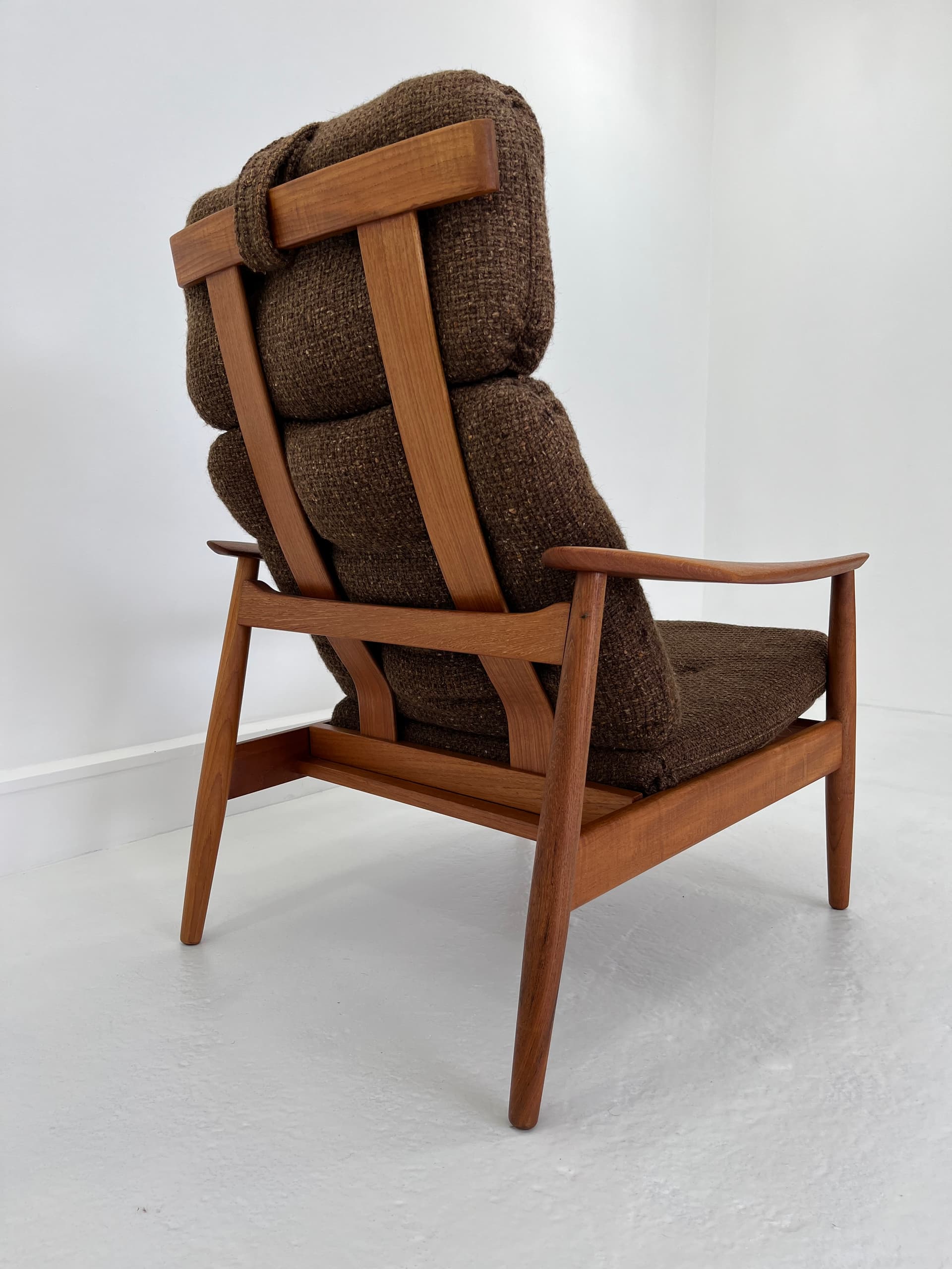 Fotel z podnóżkiem FD-164, wełna brązowy ciemny, teak, proj. A. Vodder, Cado, Dania, lata 70. - 40853