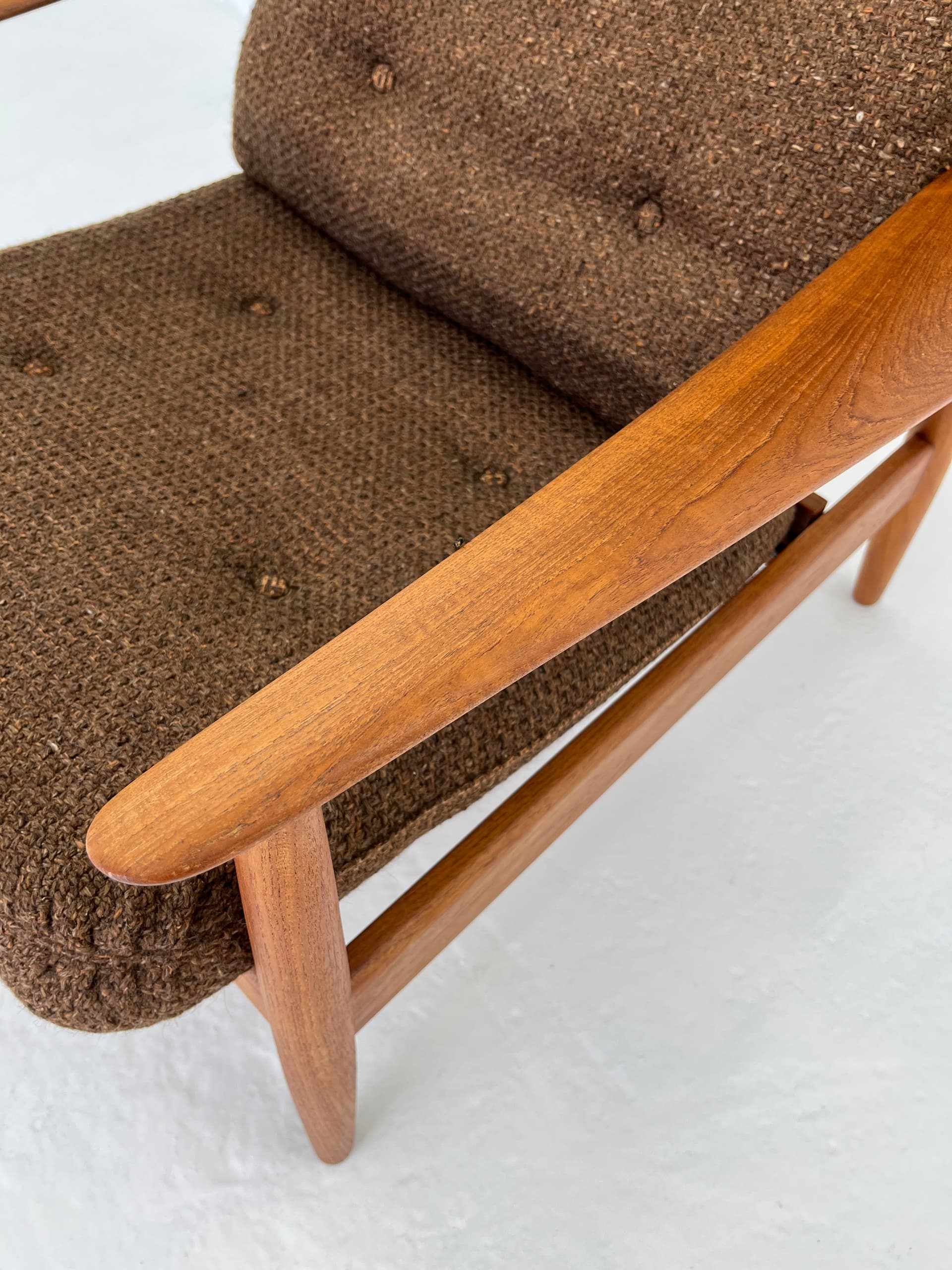 Fotel z podnóżkiem FD-164, wełna brązowy ciemny, teak, proj. A. Vodder, Cado, Dania, lata 70. - 40855