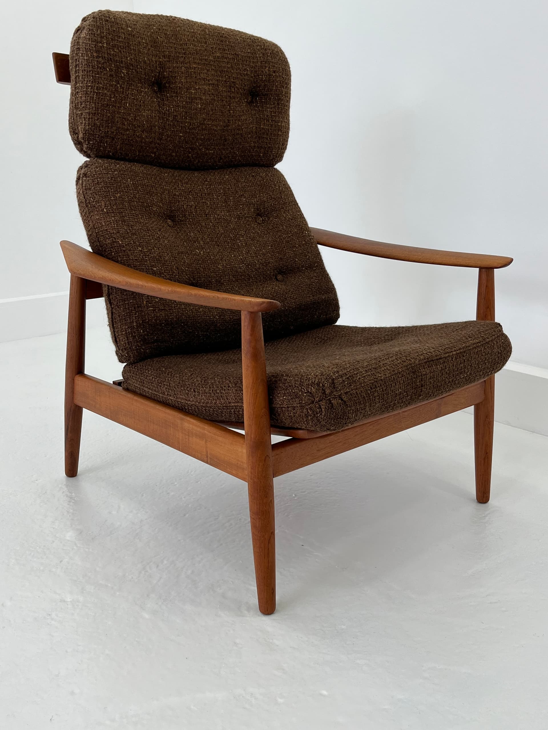Fotel z podnóżkiem FD-164, wełna brązowy ciemny, teak, proj. A. Vodder, Cado, Dania, lata 70. - 40851