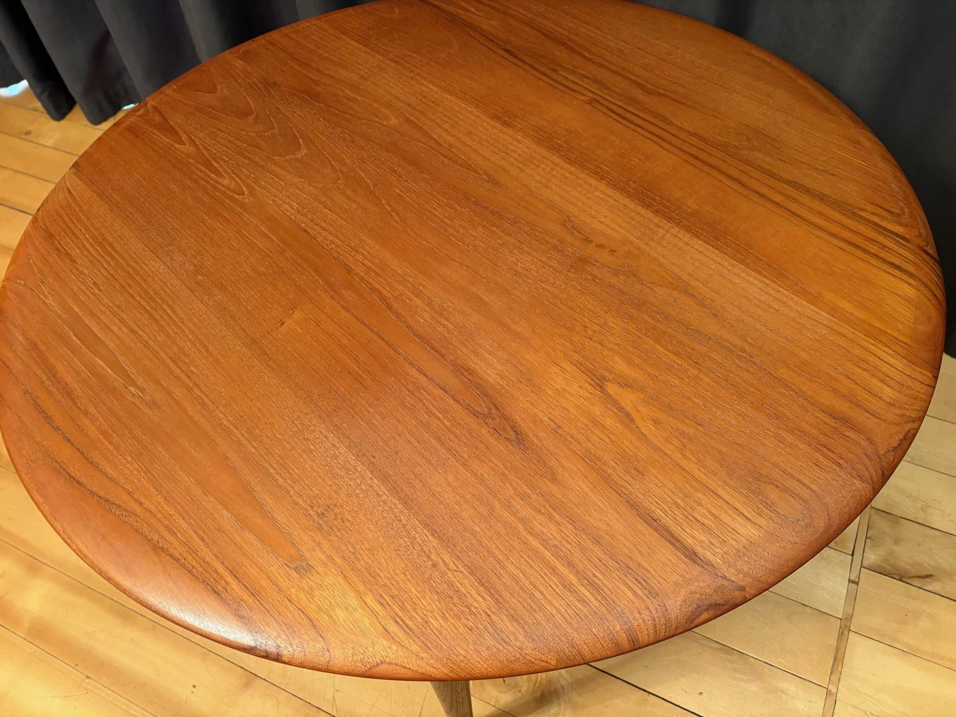 Coffee table, light brown teak, by P. Hvidt & O. Mølgaard-Nielsen, France & Son, Denmark, 1960s. - 79893