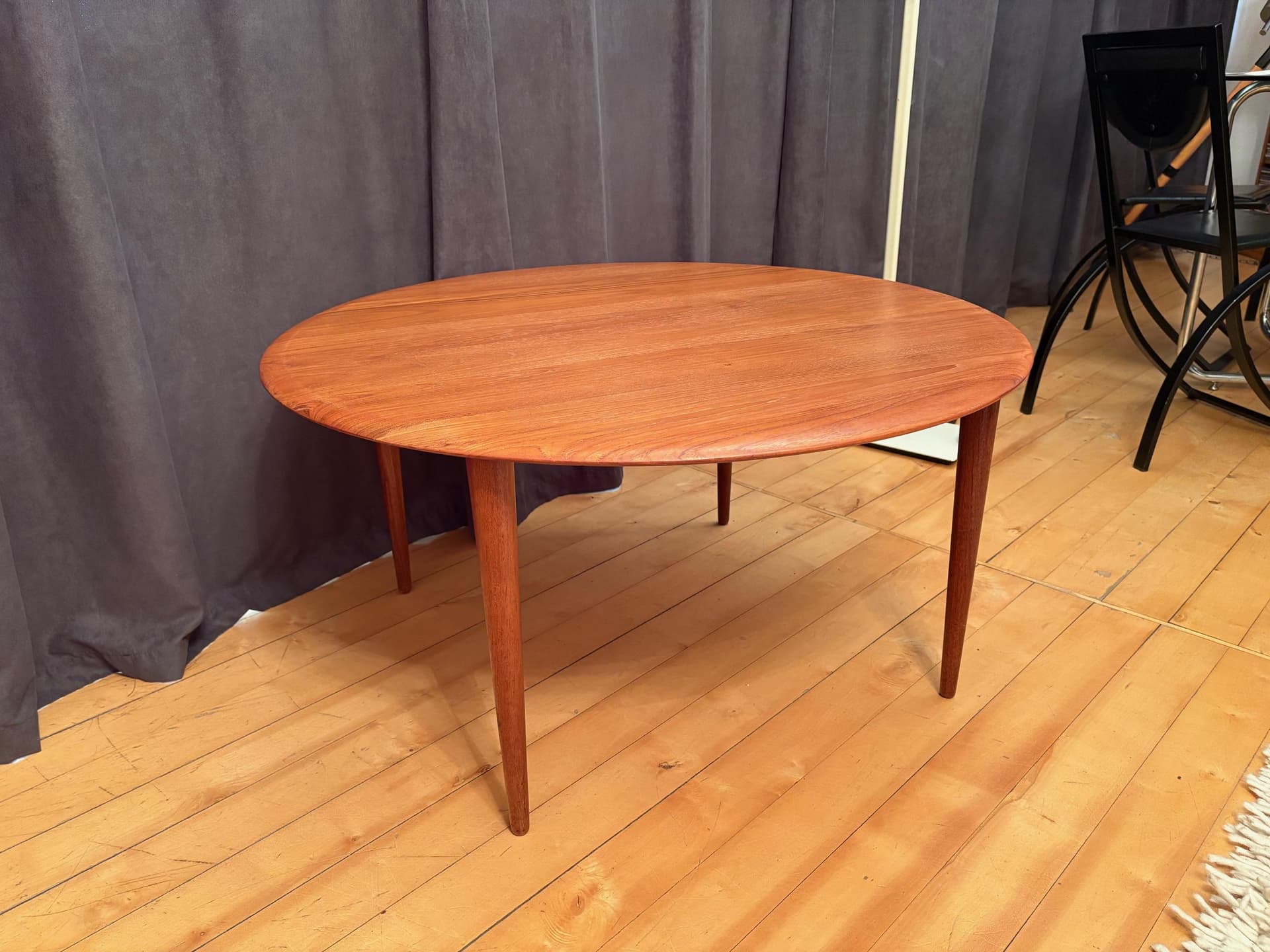 Coffee table, light brown teak, by P. Hvidt & O. Mølgaard-Nielsen, France & Son, Denmark, 1960s. - 79890