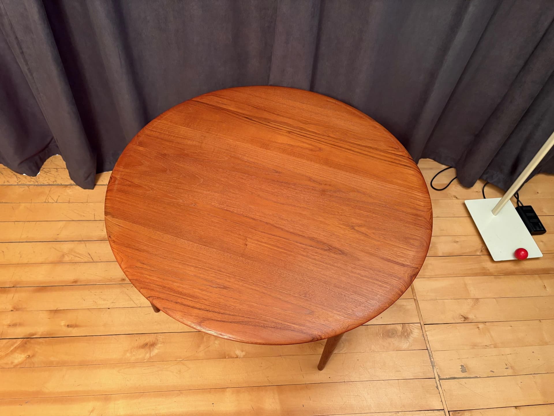 Coffee table, light brown teak, by P. Hvidt & O. Mølgaard-Nielsen, France & Son, Denmark, 1960s. - 79891