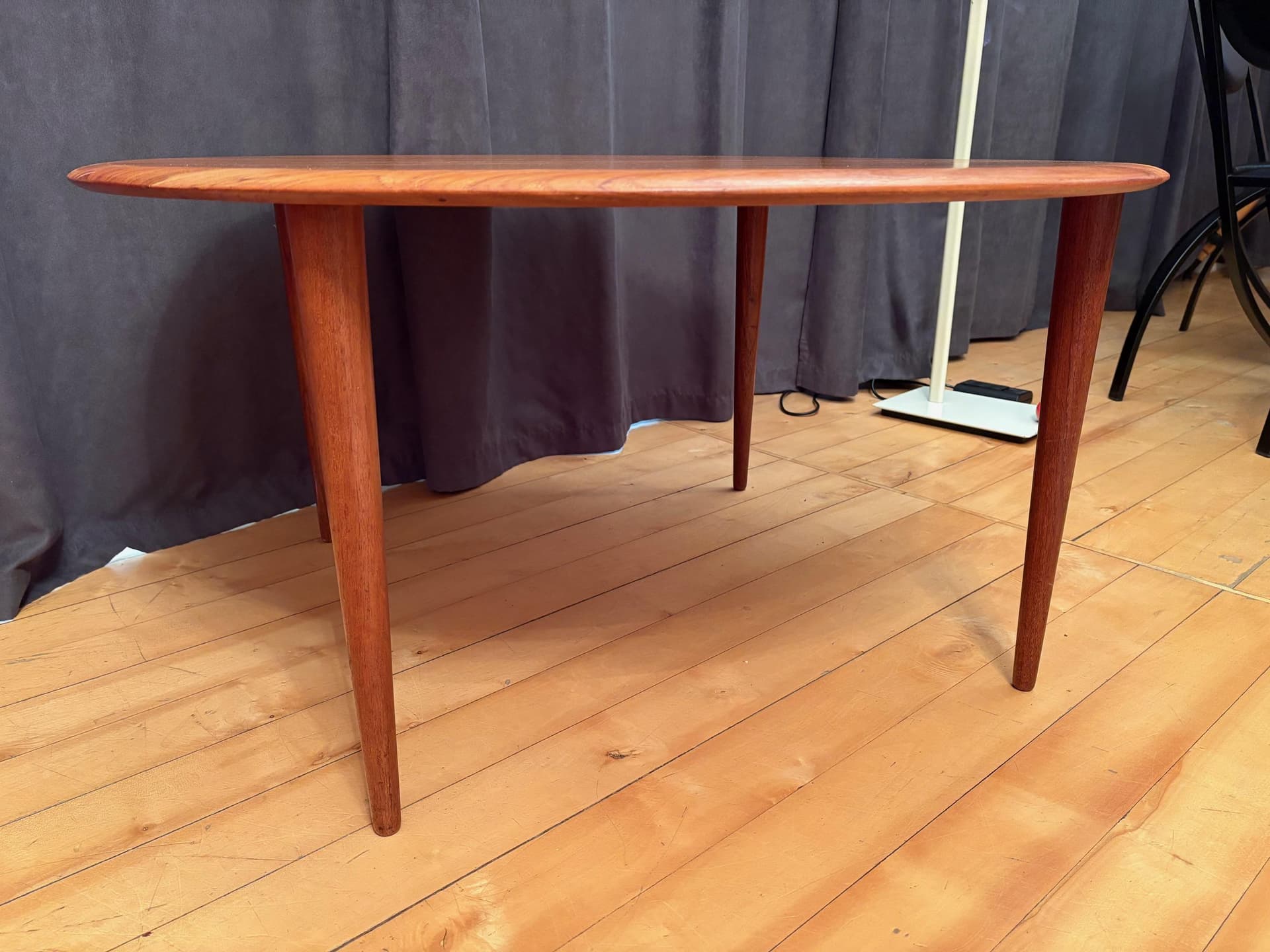 Coffee table, light brown teak, by P. Hvidt & O. Mølgaard-Nielsen, France & Son, Denmark, 1960s. - 79894