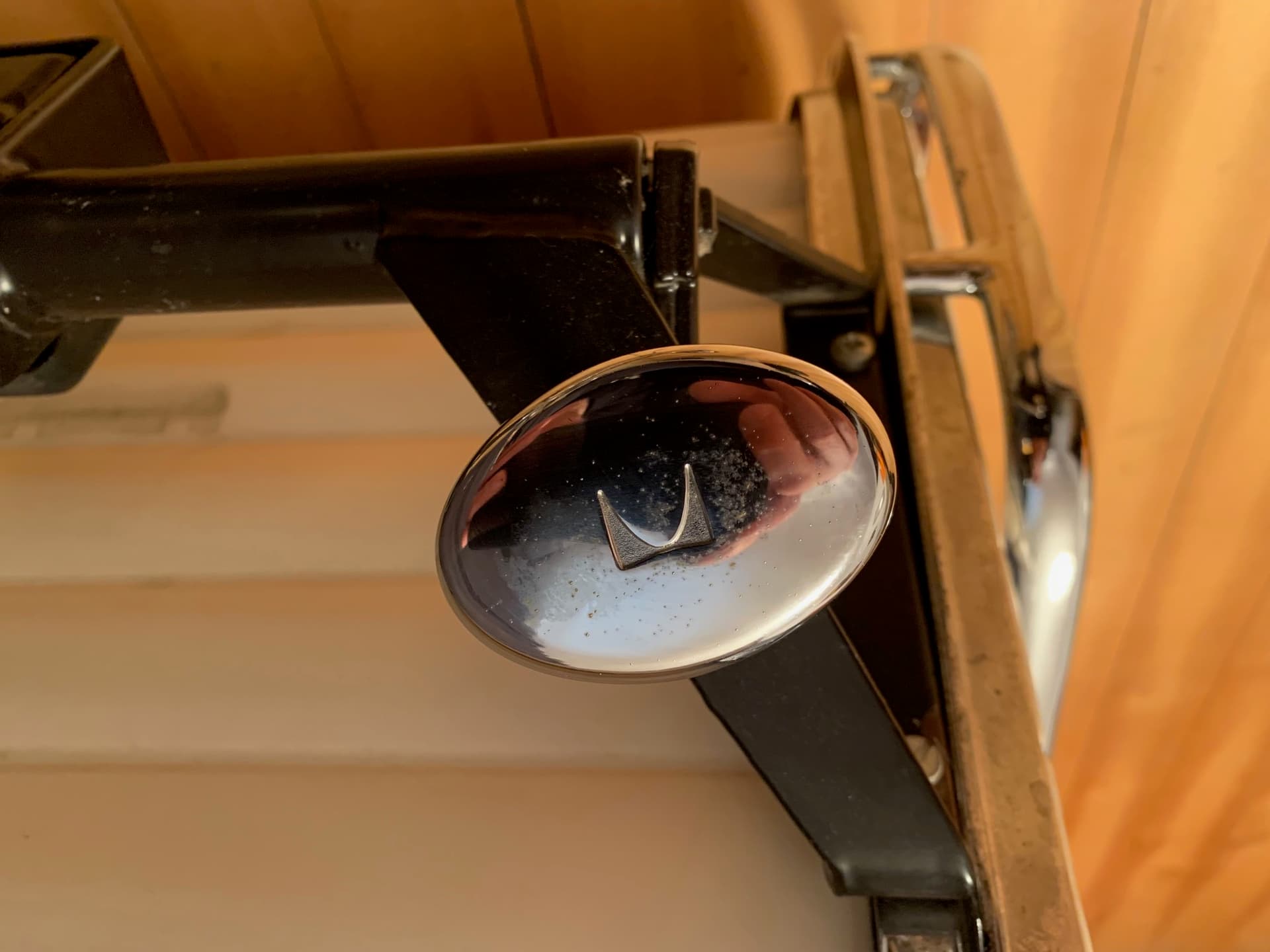 Swivel Chair EA 119, beige leather, chrome steel, by C. & R. Eames, Herman Miller, USA, 1970s. - 40989