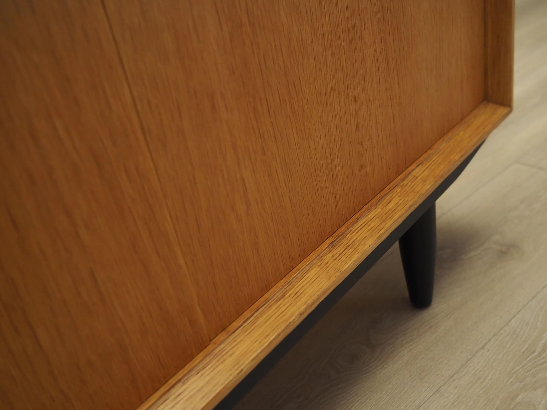 Szafka, jesion żółty, Szwecja, lata 70. - 41017