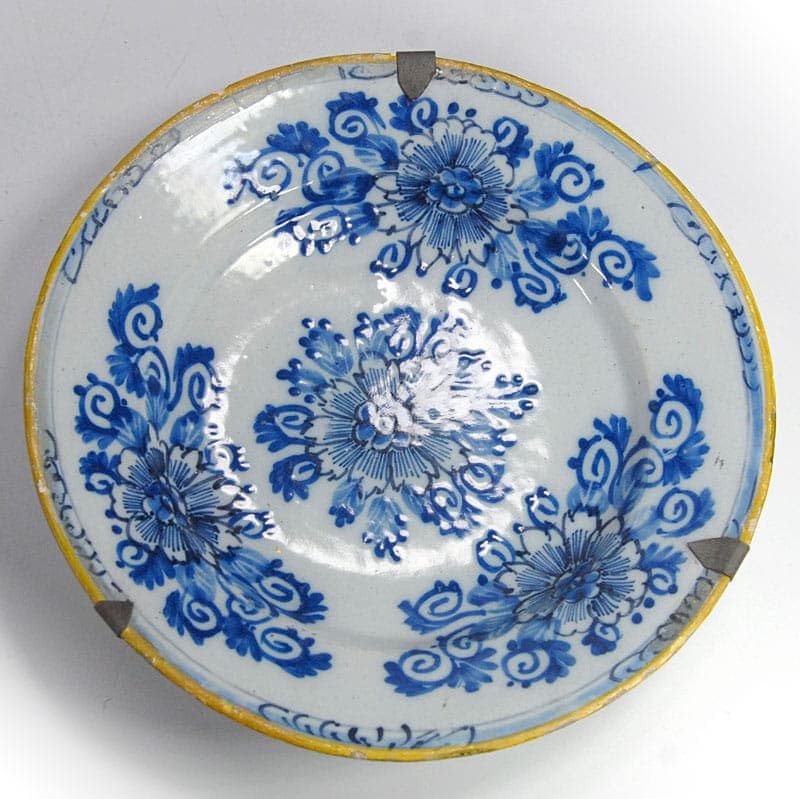 Decorative Plate Delft, white faience, Netherlands, 18th c. - 41739