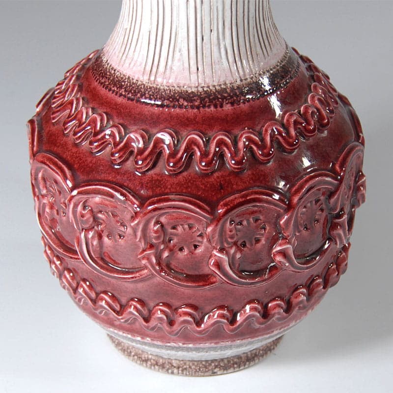 Vase Nuovo Rinascimento, maroon ceramics, Italy, 1960s. - 41698