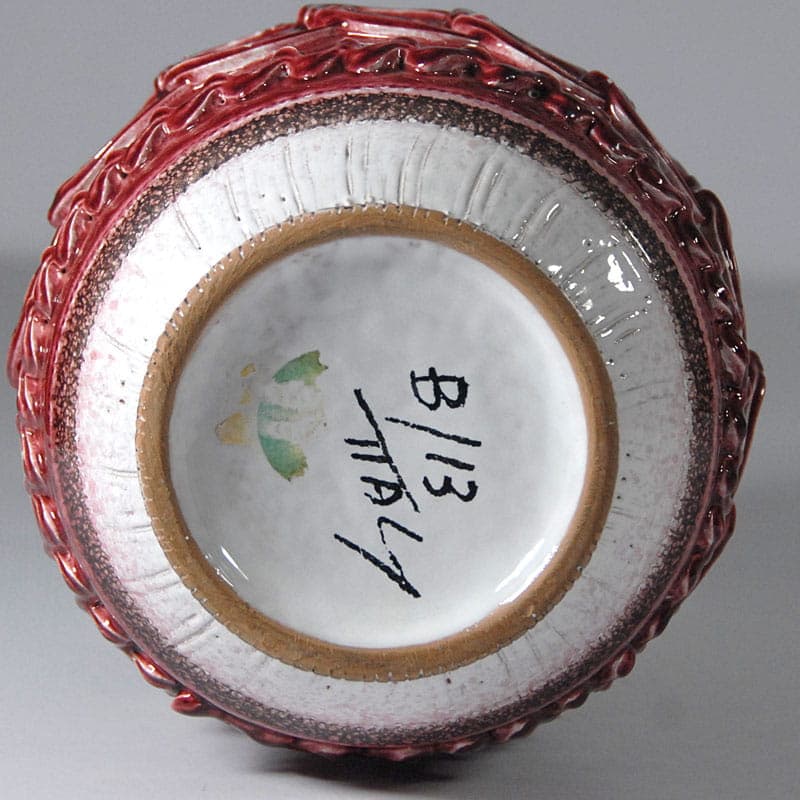 Vase Nuovo Rinascimento, maroon ceramics, Italy, 1960s. - 41699