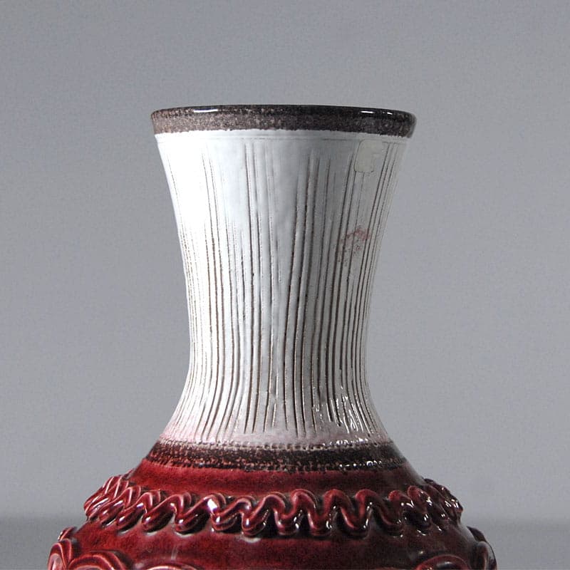 Vase Nuovo Rinascimento, maroon ceramics, Italy, 1960s. - 41697