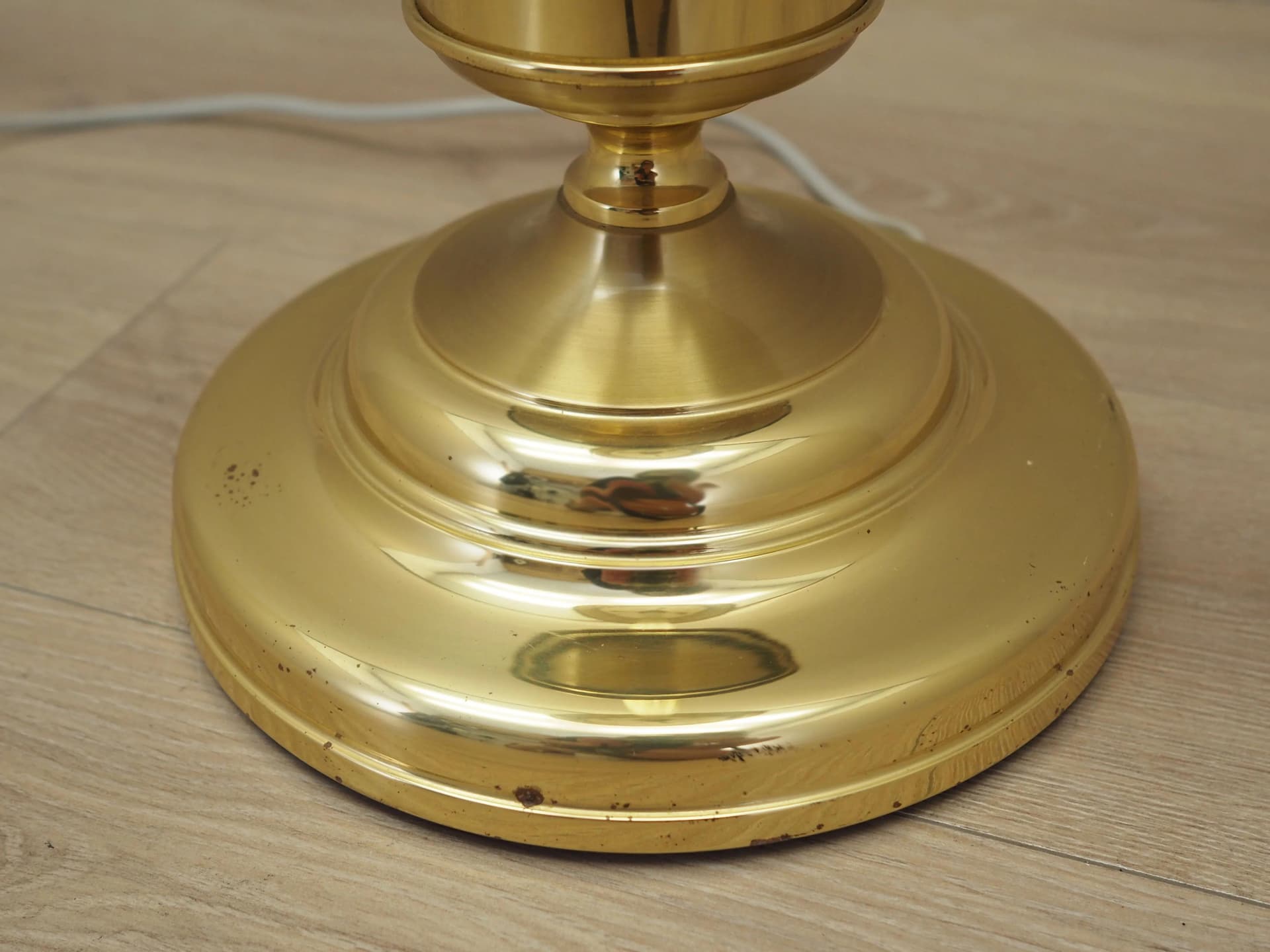 Lampa podłogowa, złoty metal, Dania, lata 70. - 42764