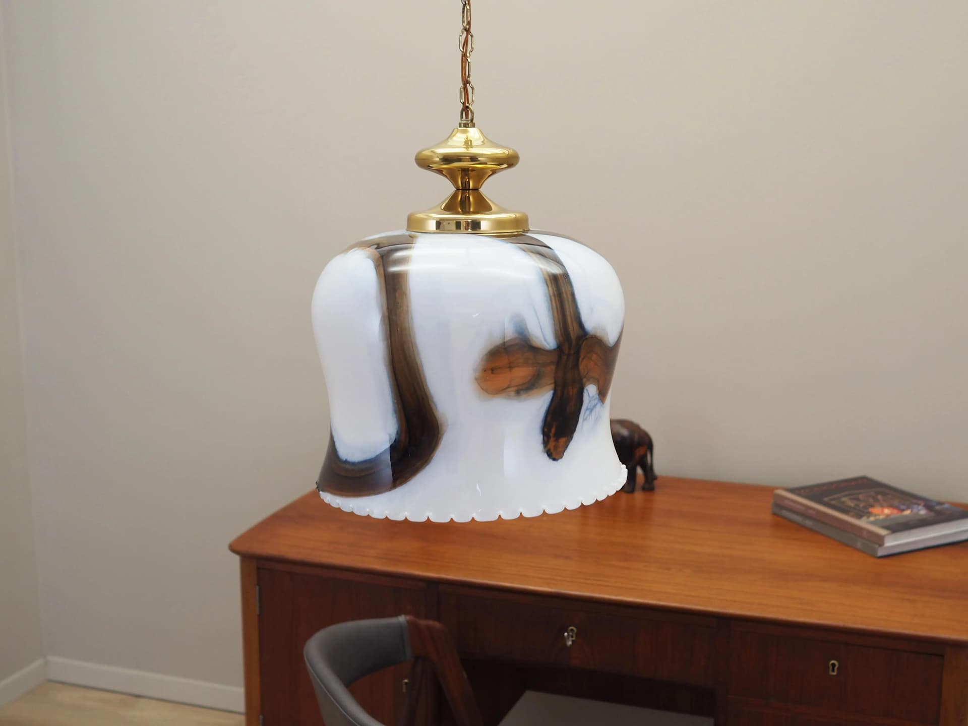 Lampa wisząca, biały brązowy, szkło metal, Dania, lata 70. - 42750