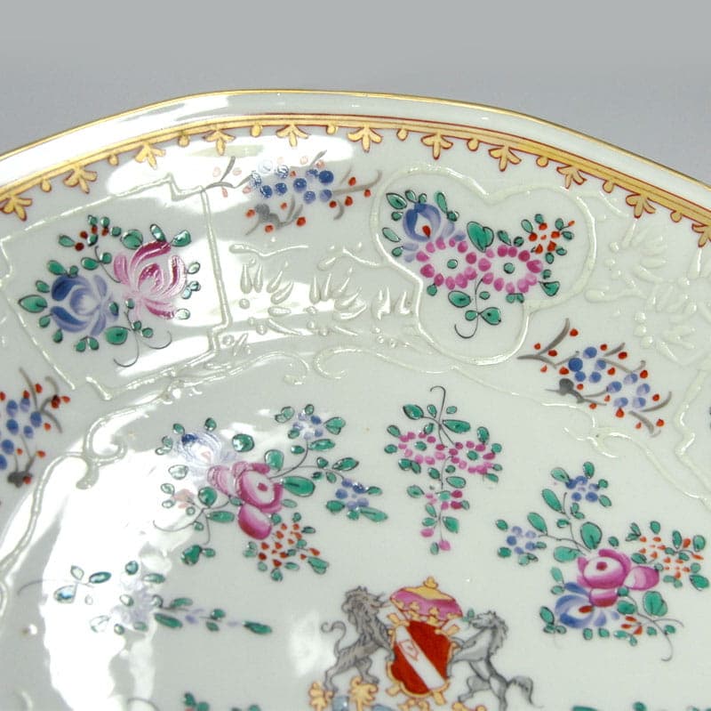 Heraldic platter, ivory white porcelain, Edme Samson, France, 19th c. - 41585
