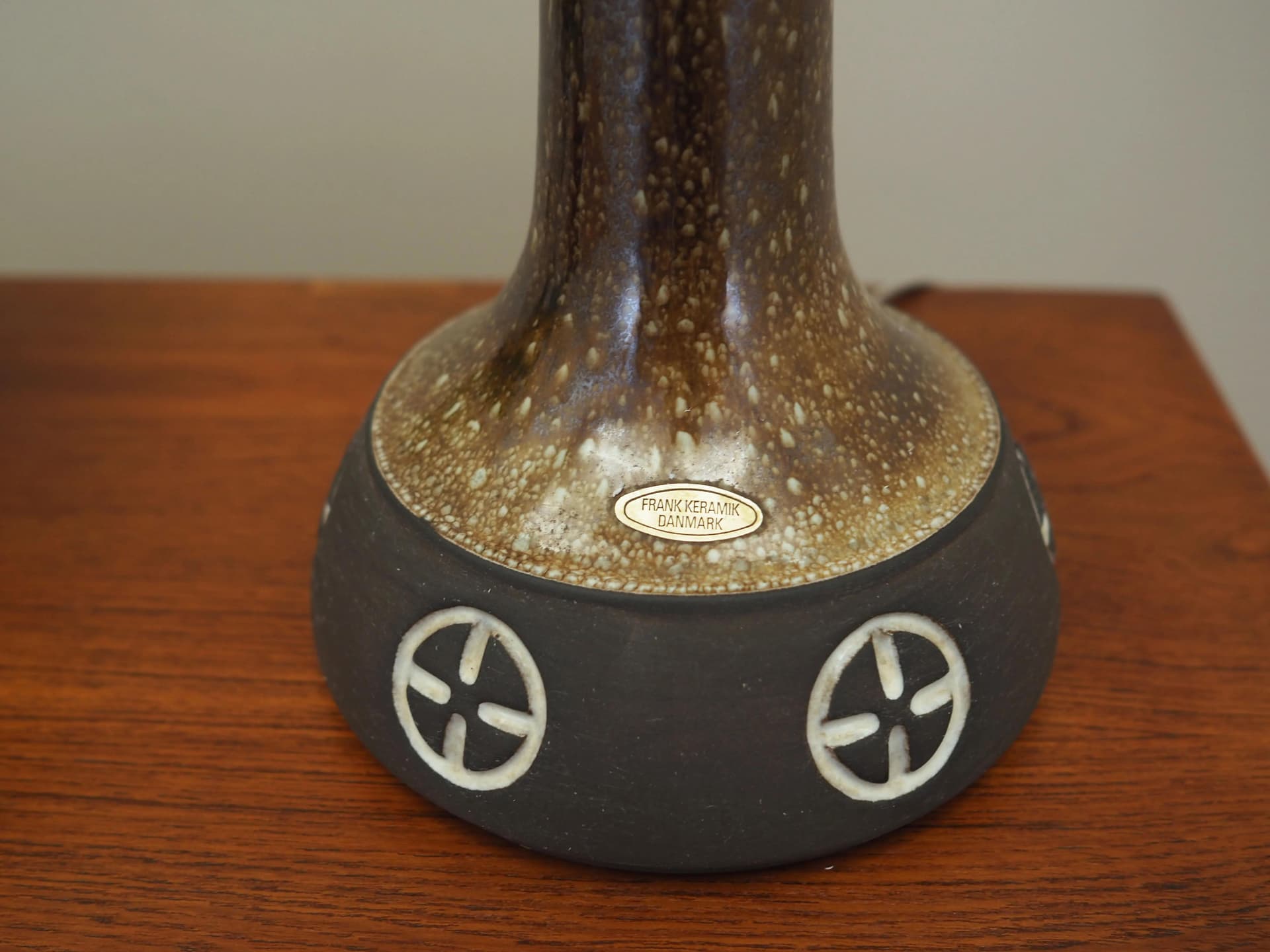 Table lamp, beige ceramics, Frank Keramik, Denmark, 1960s. - 42667