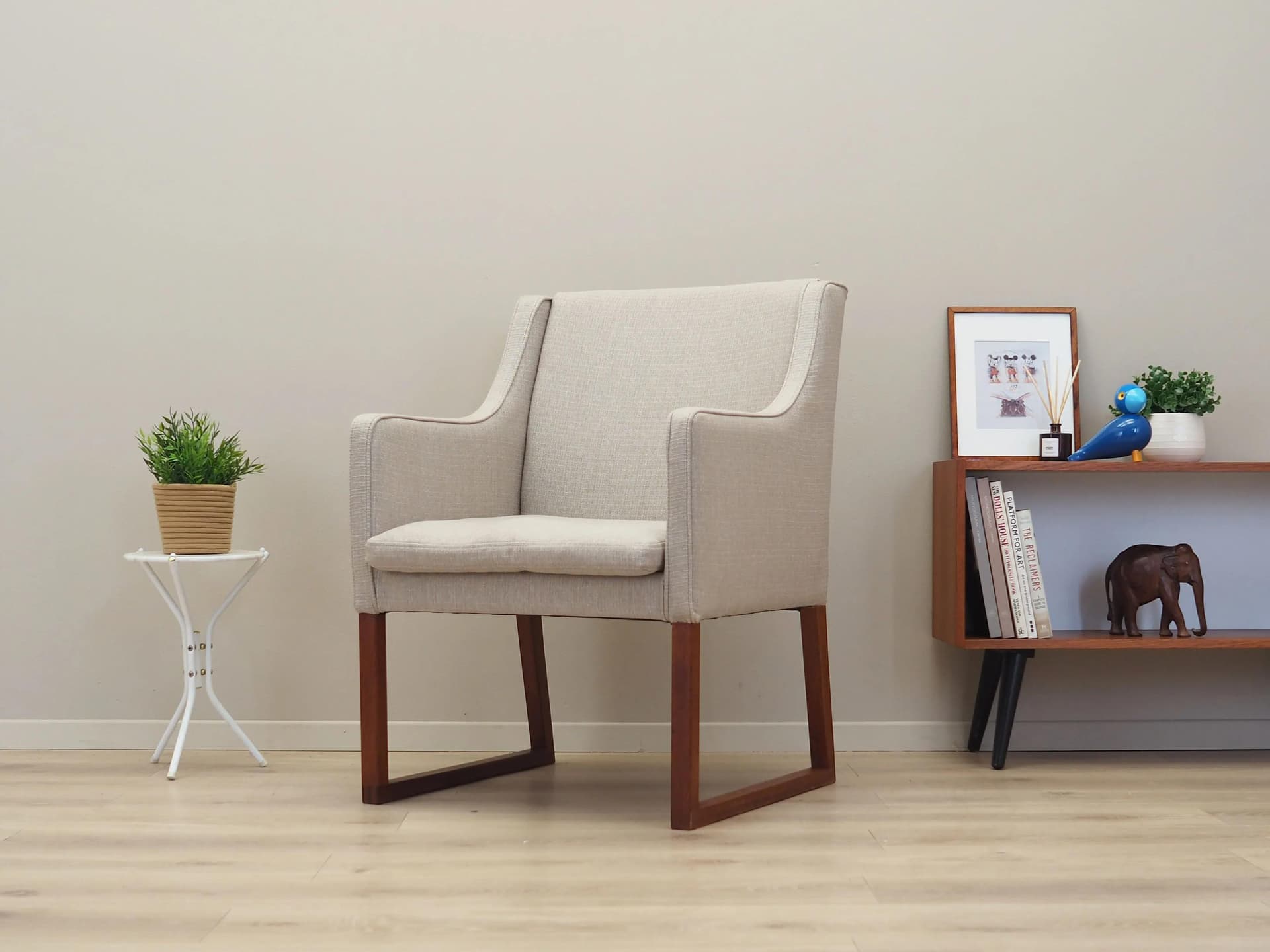 Armchair, beige, teak, by B. Mogensen, Fredericia, Denmark, 1970s. - 42606