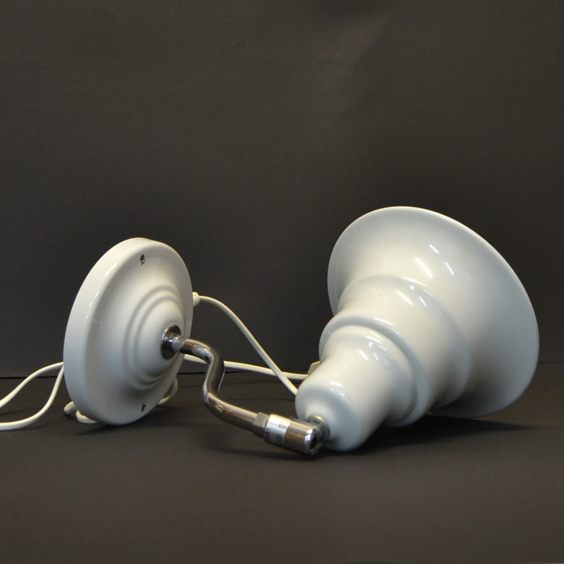 Lampa ścienna, ivory white, metal, proj. J. Winkler, Szwecja, lata 70. - 320