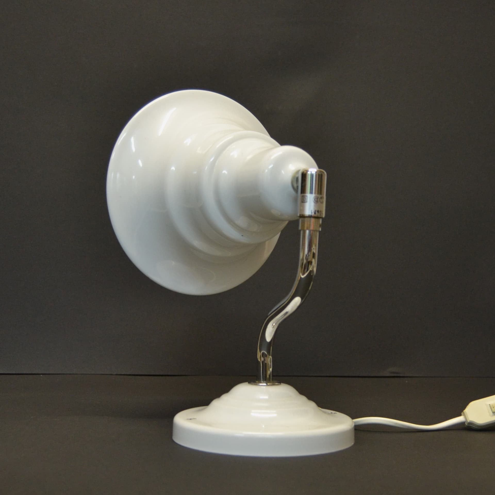 Lampa ścienna, ivory white, metal, proj. J. Winkler, Szwecja, lata 70. - 325