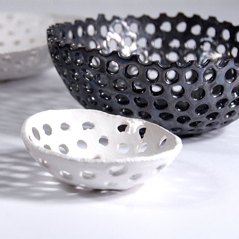 Zestaw pięciu mis, czarny i biały, ceramika, proj. J. Wysocka-Panasiewicz, Polska, XXI w. - 41249