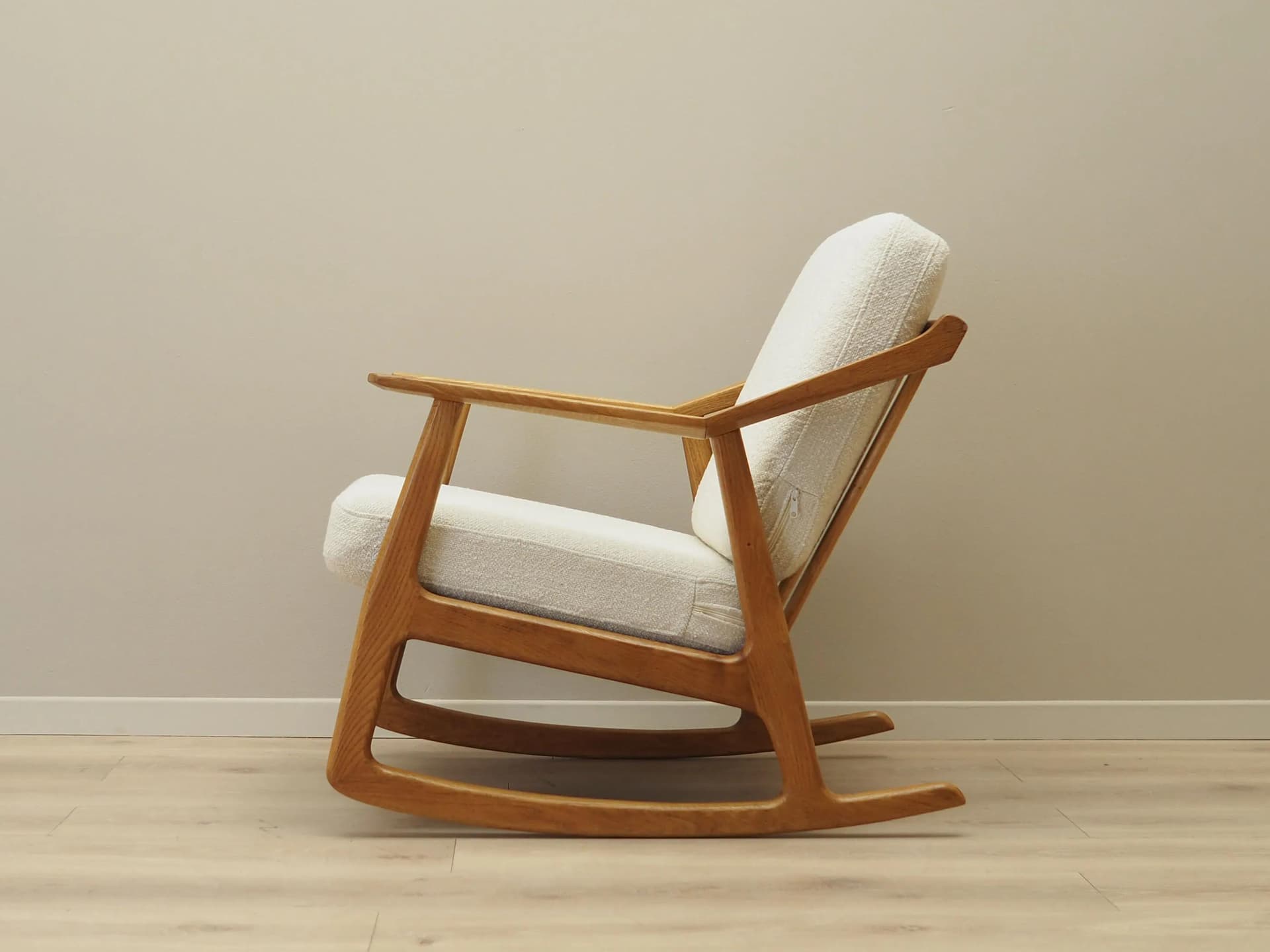 Rocking chair, oak, ivory white, by H. Brockmann Petersen, Randers Møbelfabrik, Denmark, 1960s. - 42436