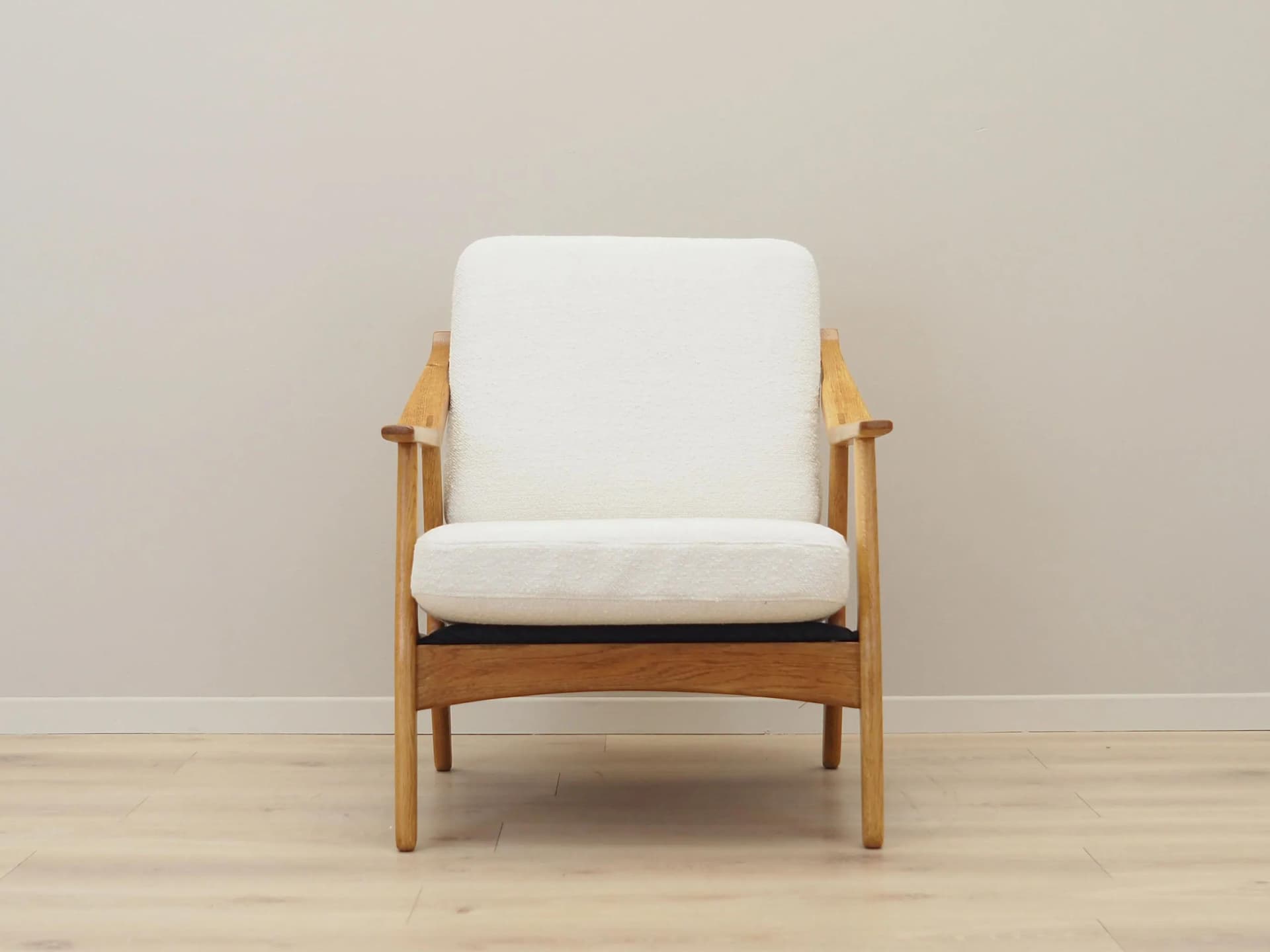 Armchair, oak, ecru fabric, by H. Brockmann Petersen, Randers Møbelfabrik, Denmark, 1960s - 42424