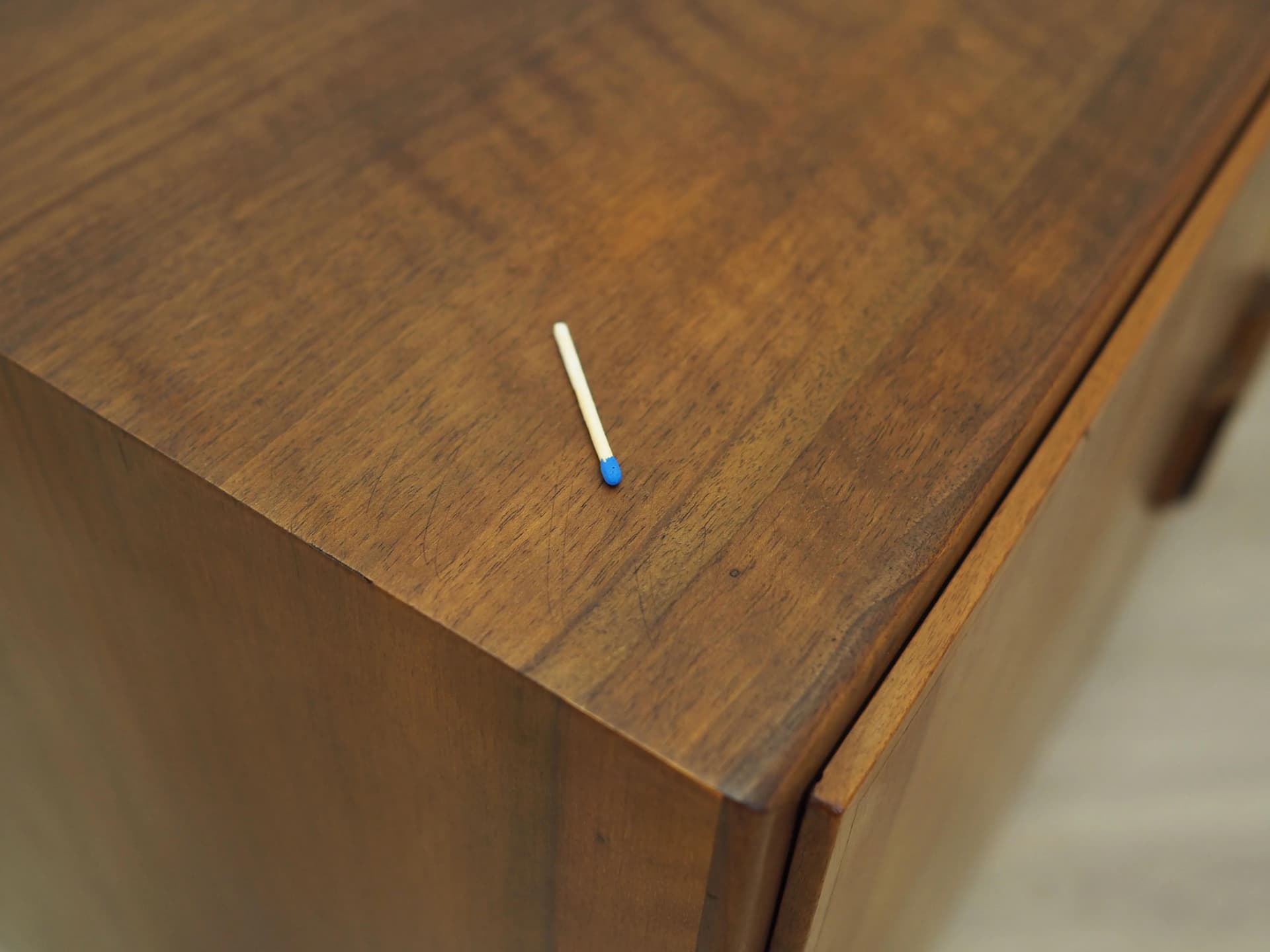 Szafka, orzech, proj. B. Mogensen, Dania, lata 60. - 42354