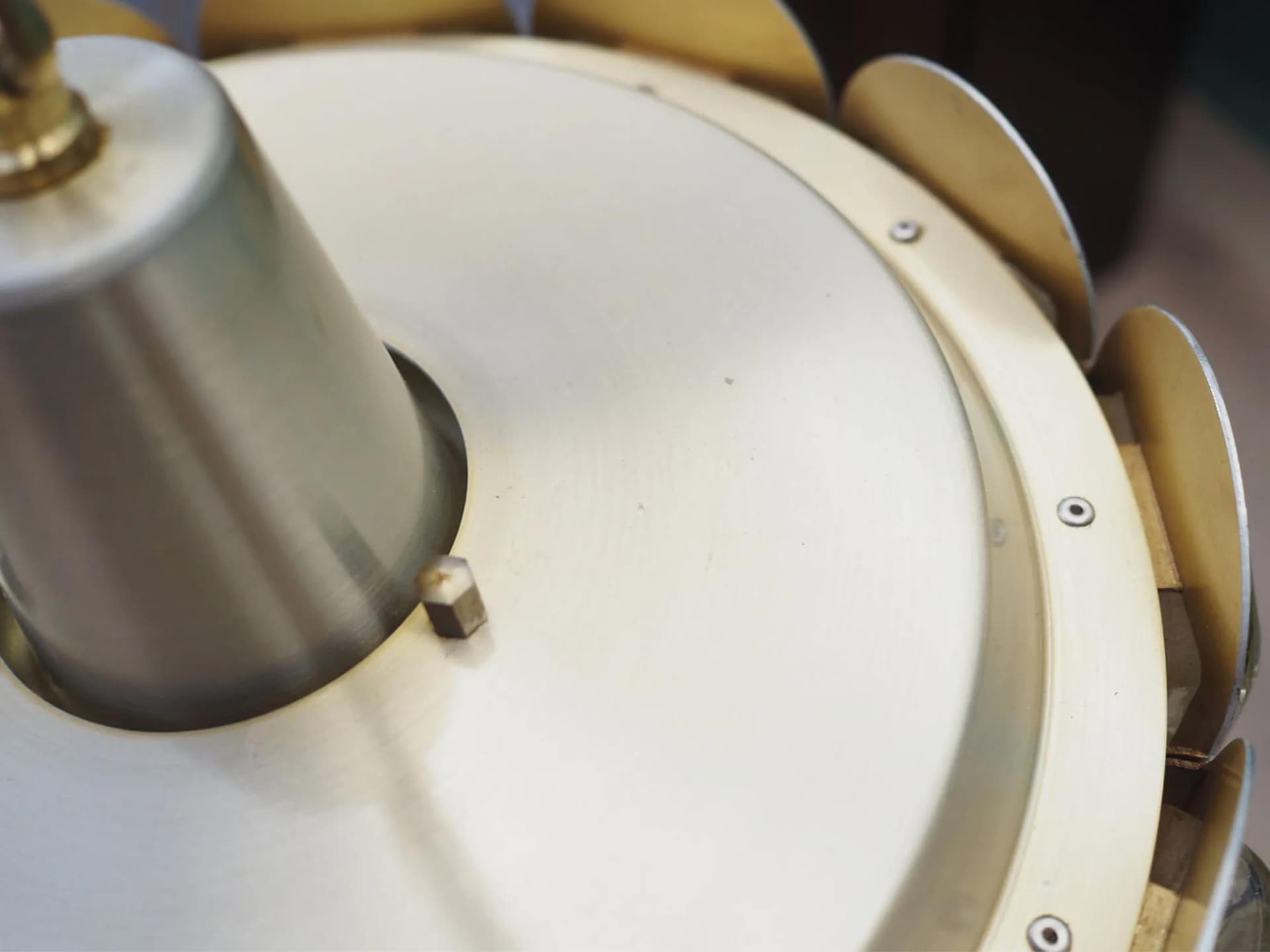 Lampa wisząca, złoty metal i szkło, Dania, lata 60. - 42278