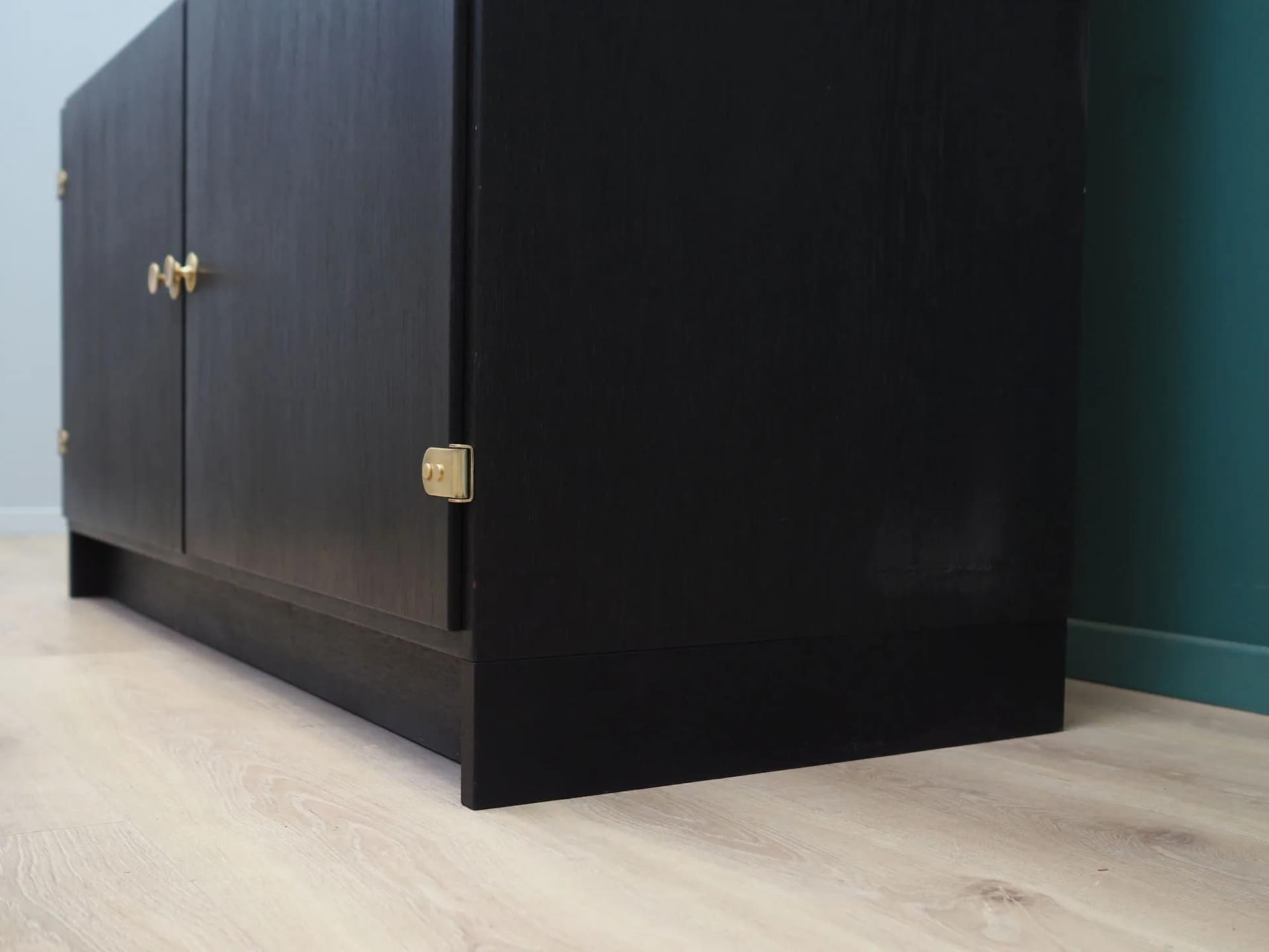 Kredens, dąb brązowy ciemny, proj. B. Mogensen, Dania, lata 60. - 42868