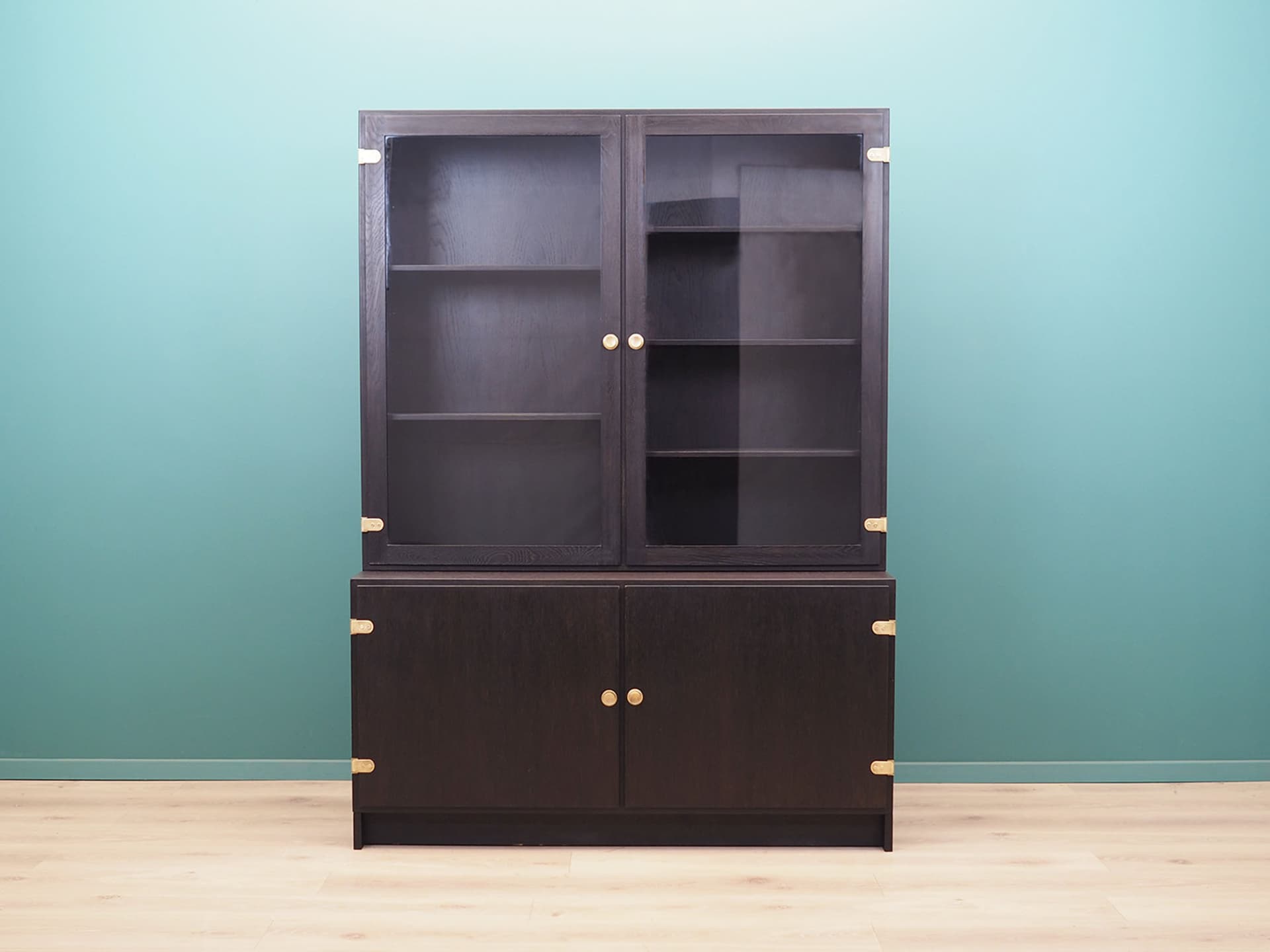 Kredens, dąb brązowy ciemny, proj. B. Mogensen, Dania, lata 60. - 51518