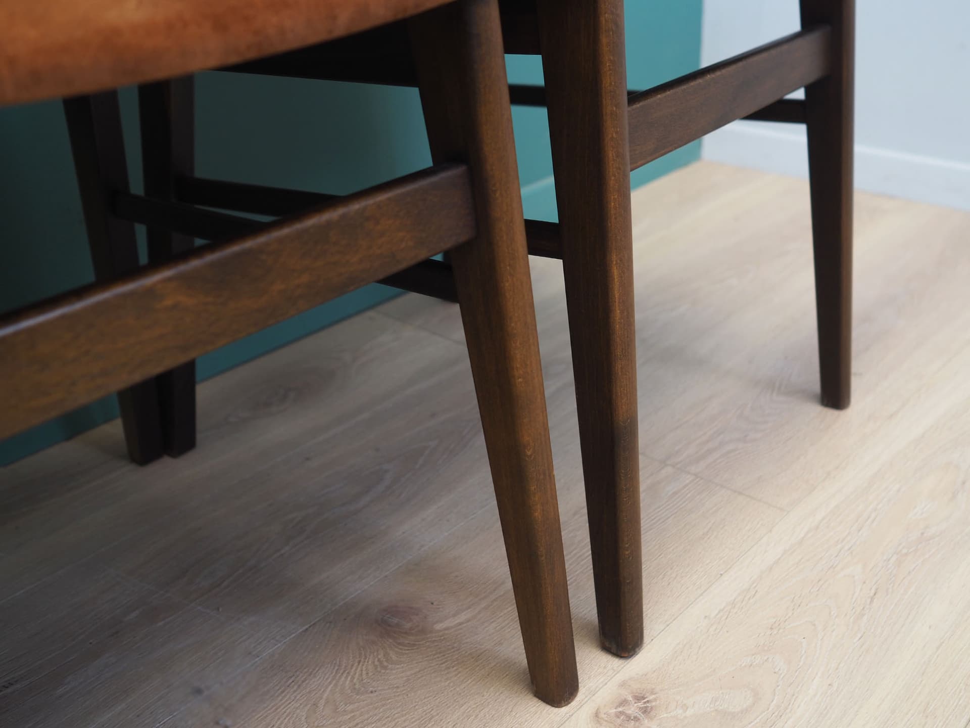 Komplet sześciu krzeseł, buk koniakowy, Dania, lata 60. - 51478