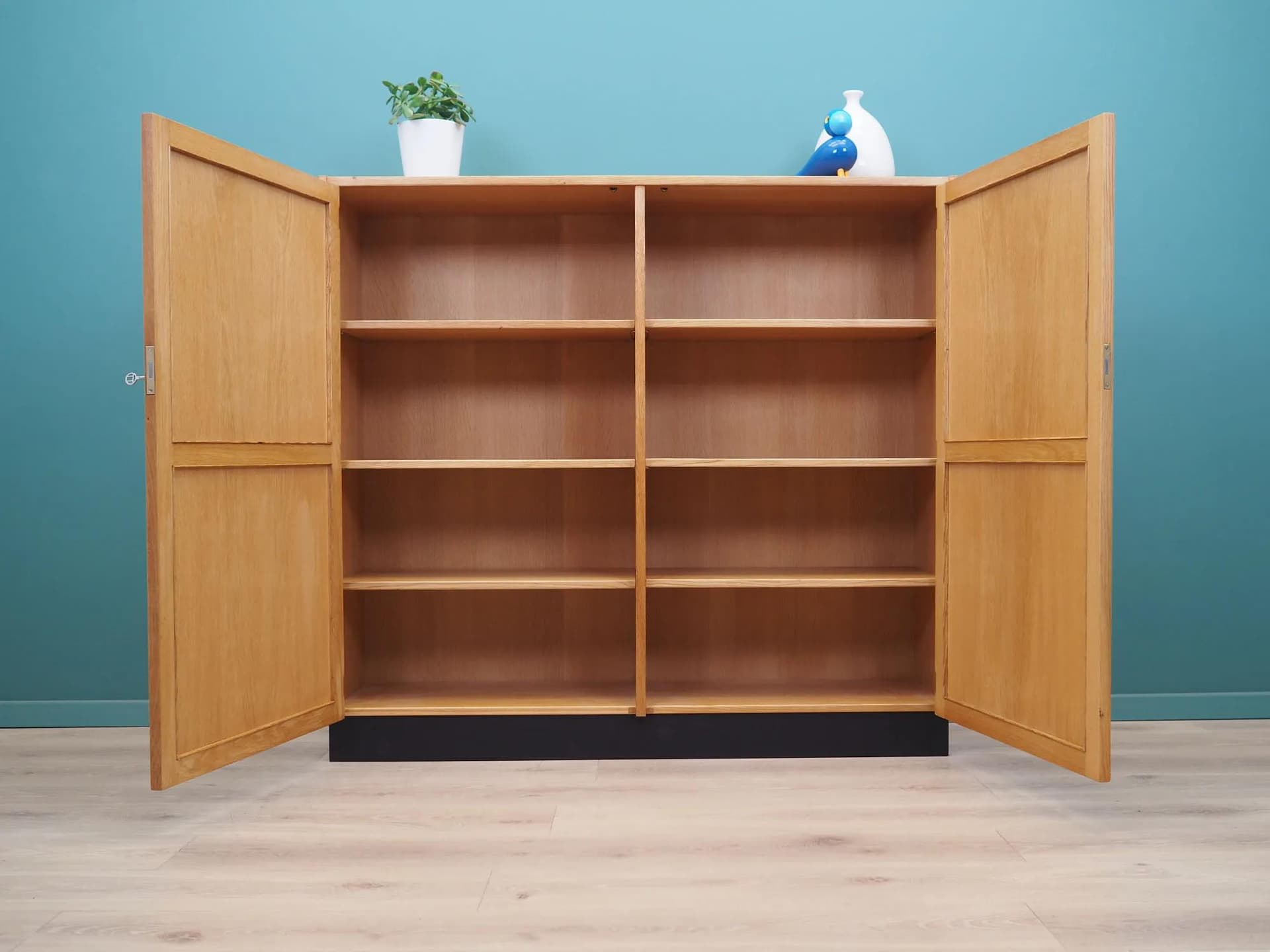 Szafka, dąb brązowy, Dania, lata 60. - 43232