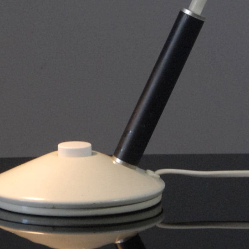 Lampa stołowa L 11, ivory white, metal, proj. J. Jacobsen, Norwegia, lata 50. - 44504