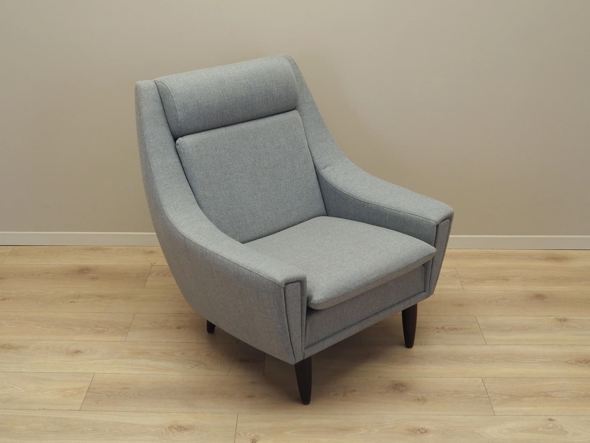 Armchair, grey fabric, wood, Denmark, 1970s. - 44276