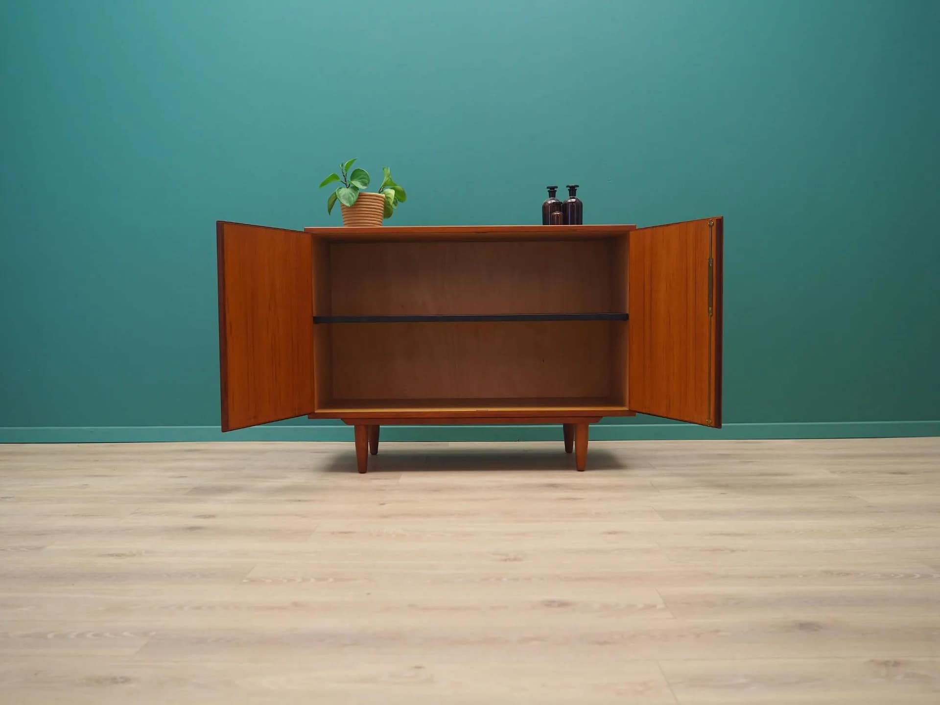 Cabinet, brown teak, by B. Mogensen, for Søborg Møbelfabrik, Denmark, 1960s. - 44578