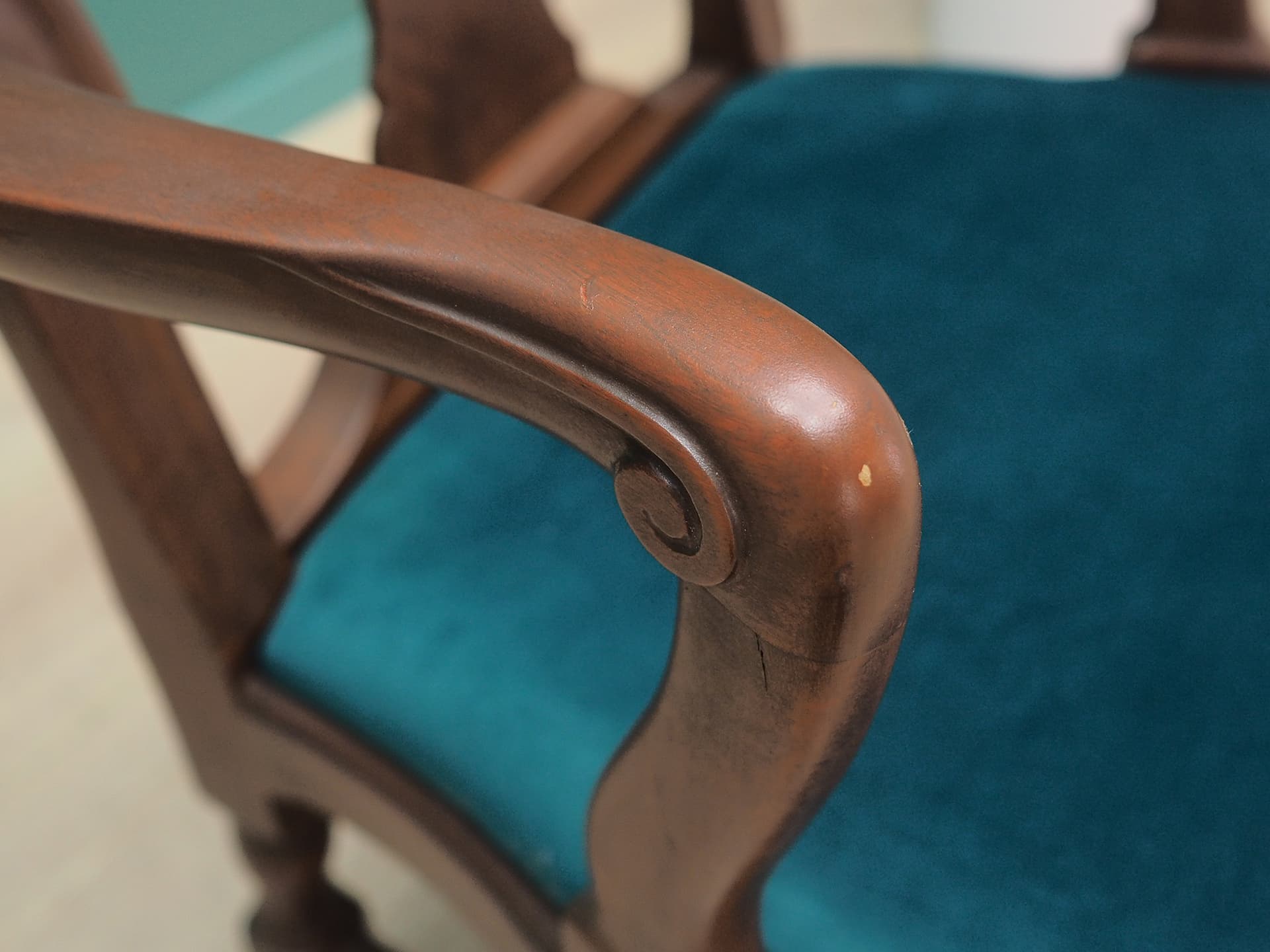 Komplet salonowy Chippendale, velvet turkus, orzech, Dania, lata 70. - 50239