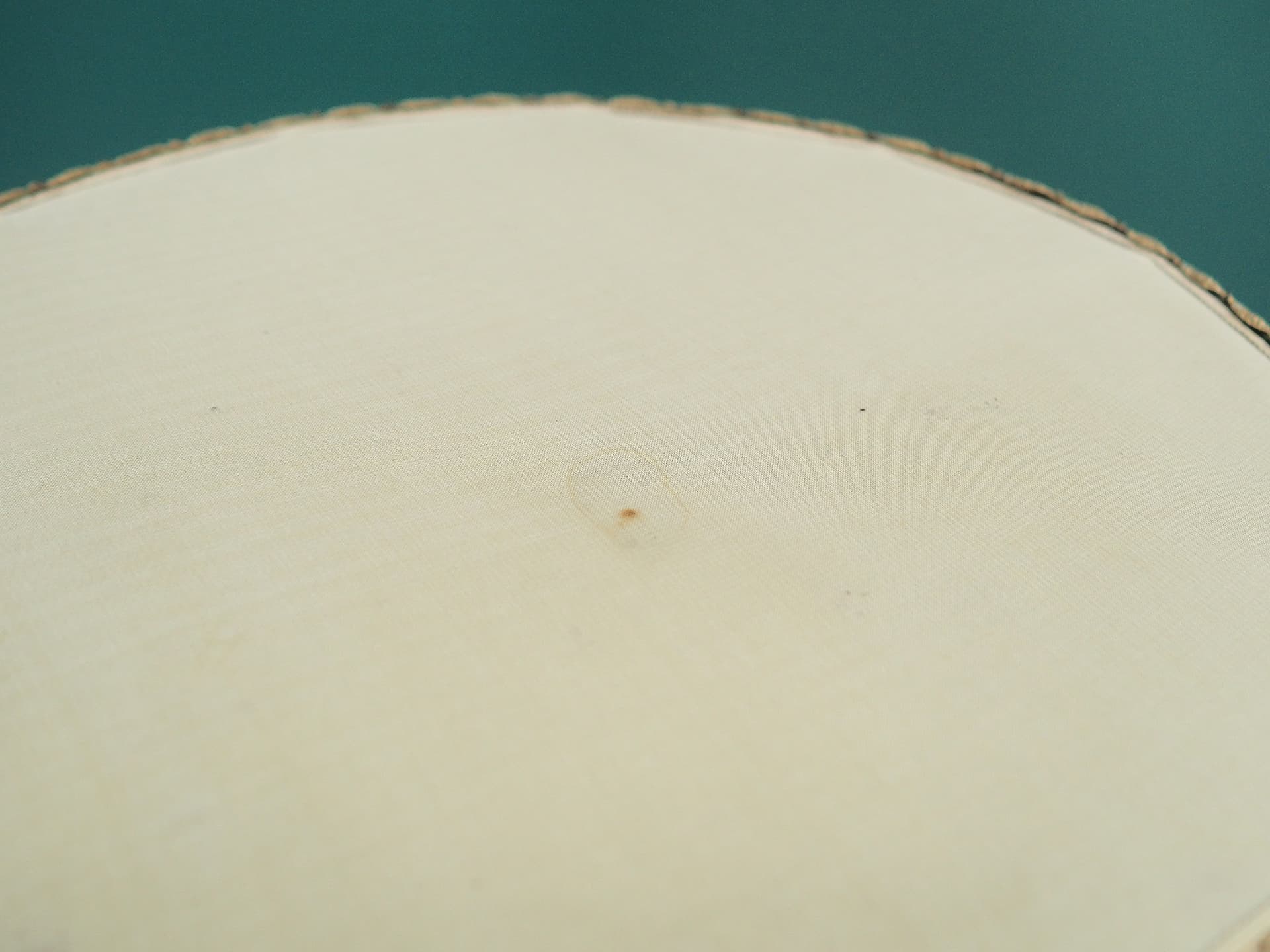 Lampa podłogowa, beżowy abażur, drewno orzech, Dania, lata 60. - 44696