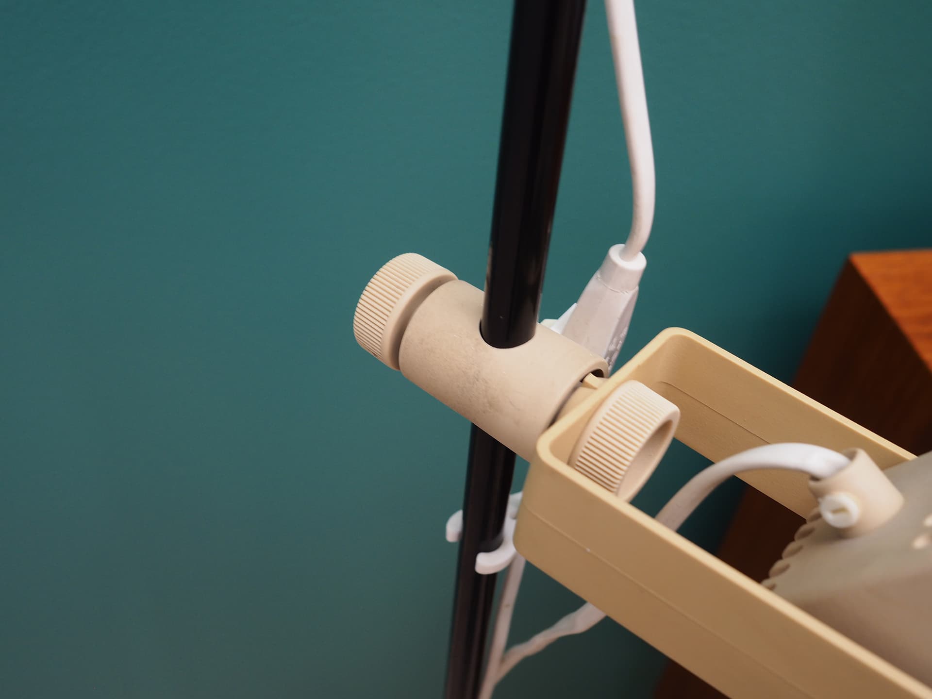 Lampa podłogowa, beżowy plastik, Dania, lata 70. - 44746