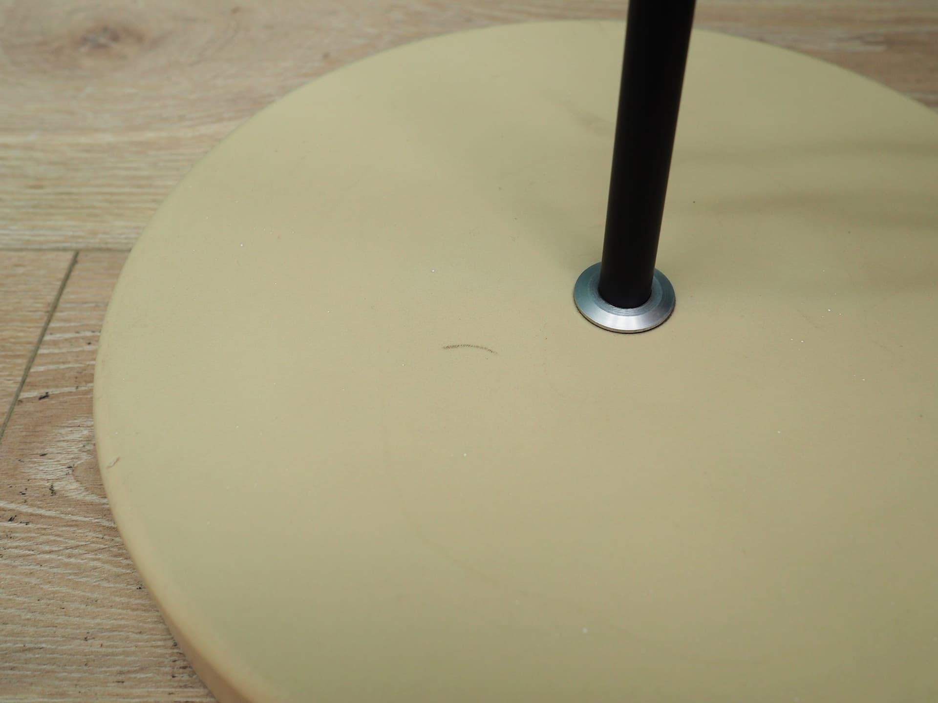 Lampa podłogowa, beżowy plastik, Dania, lata 70. - 50012