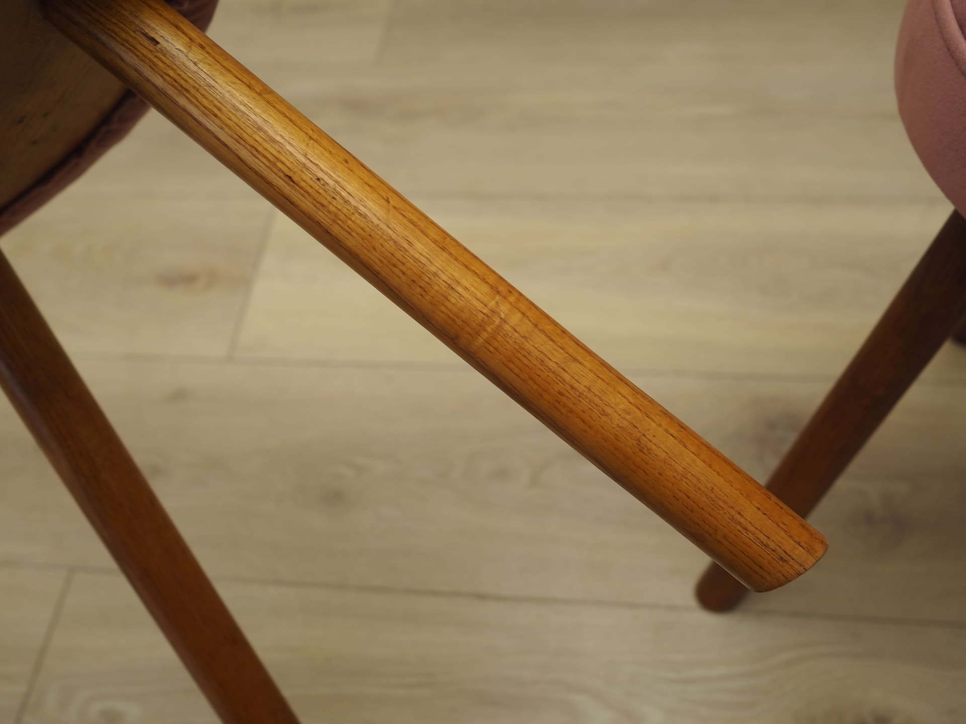 Komplet trzech podnóżków, velvet różowy, drewno, Dania, lata 60. - 44965