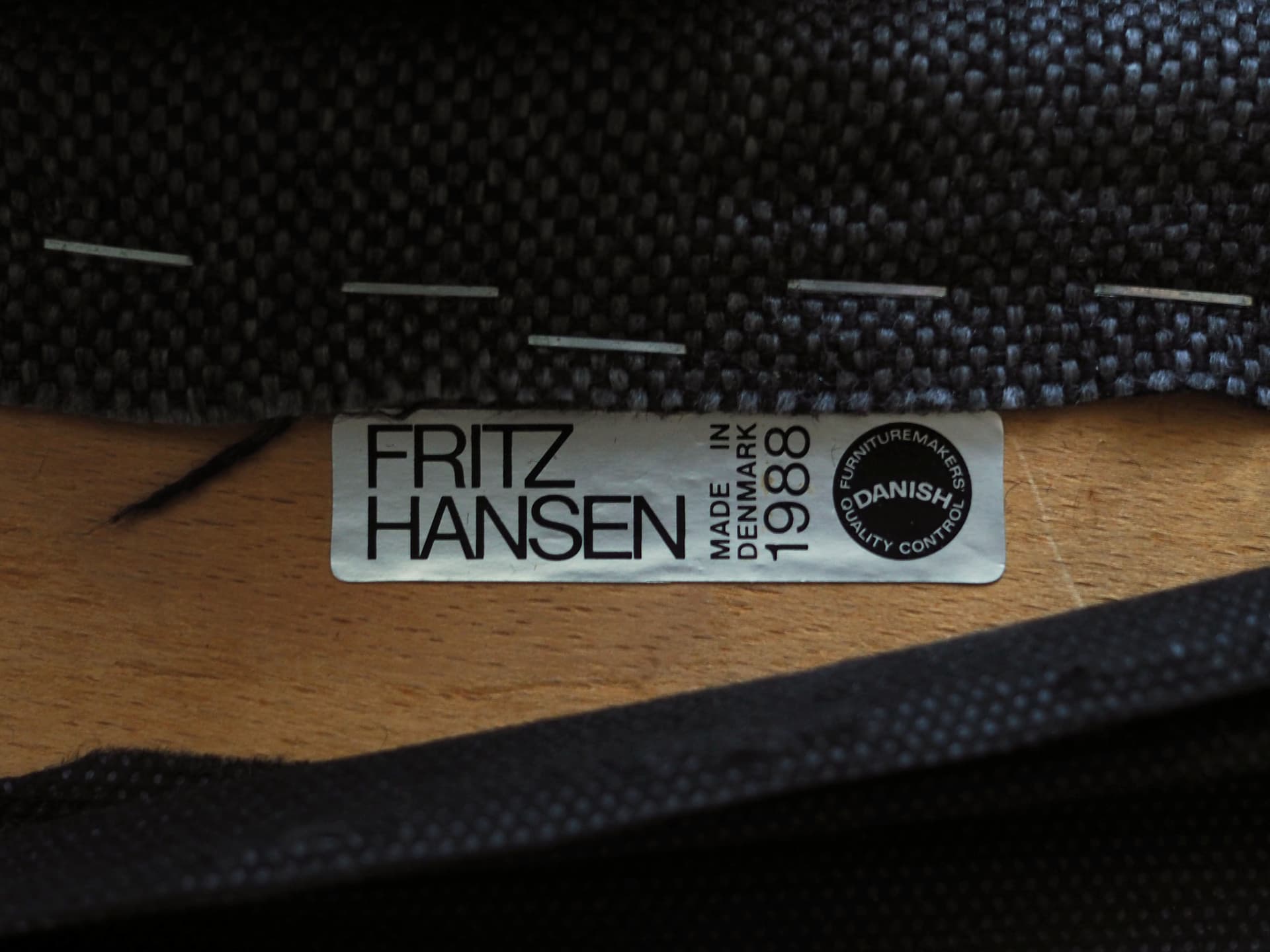 Komplet sześciu krzeseł, grafitowy, drewno, Fritz Hansen, Dania, lata 80. - 45176