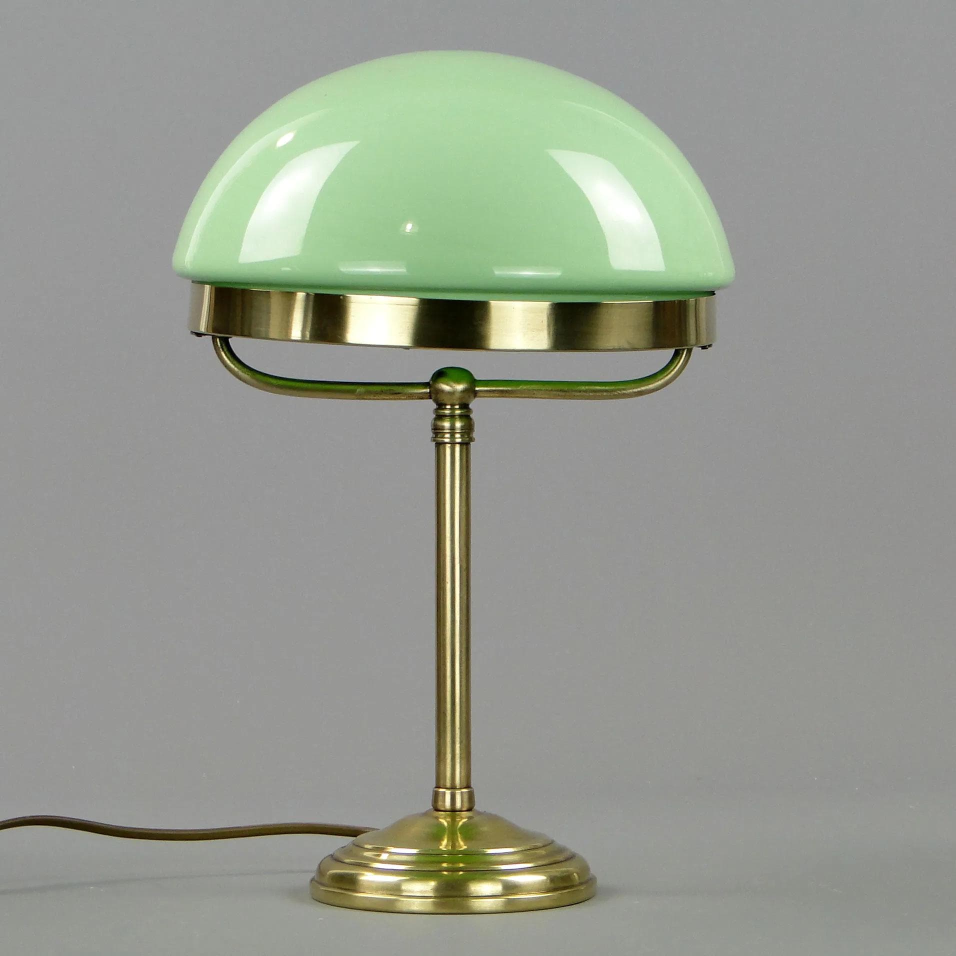 Lampa gabinetowa secesyjna, mosiądz, szkło zielone, Polska, początek XX w. - 45336