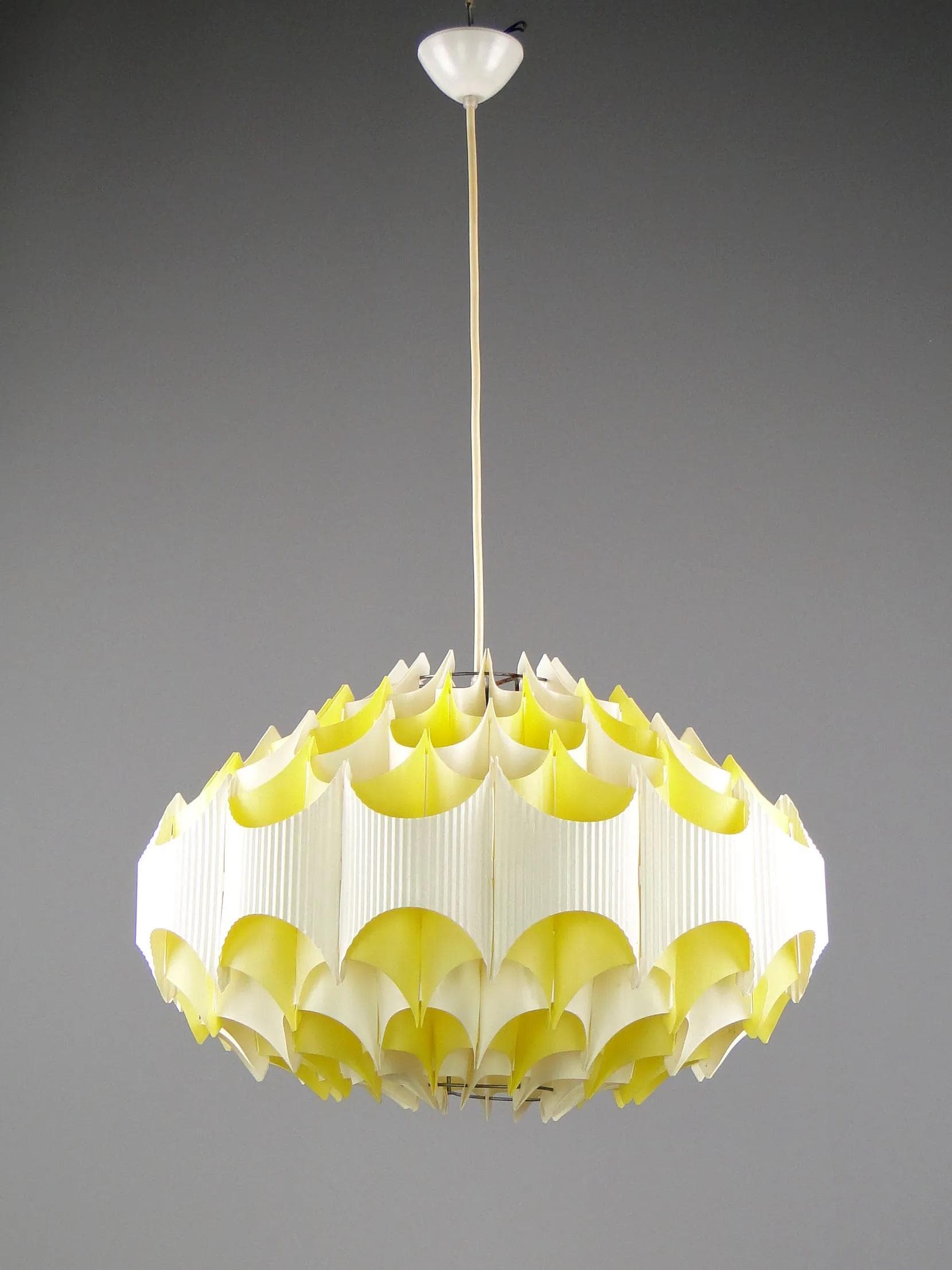 Chandelier Space Age, ivory white, plastic, E.S.I Nowa Huta, Poland, 1960s. - 45310