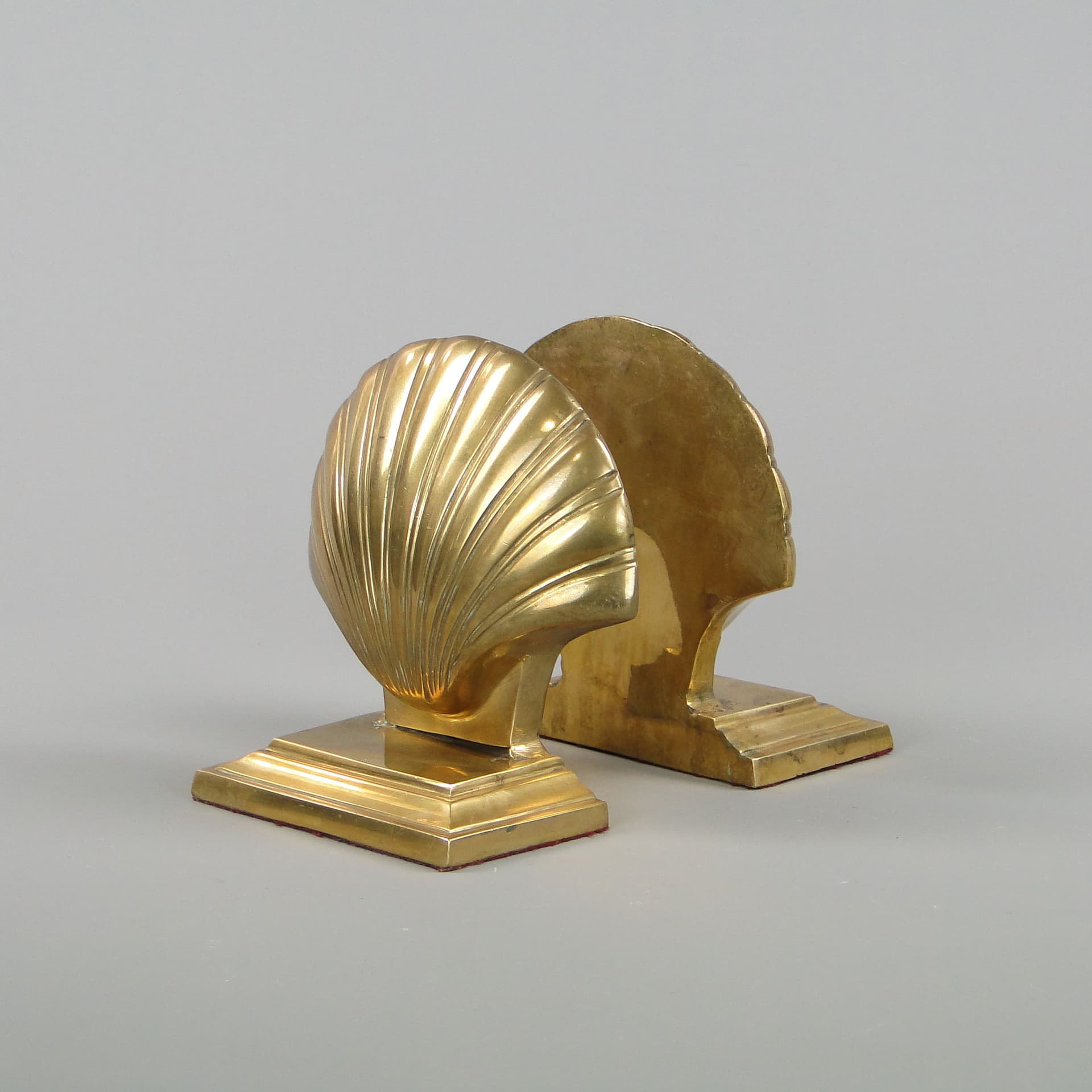 Para podpórek do książek, muszle, mosiądz złoty, La Maison Jansen, Francja, lata 60. - 45509