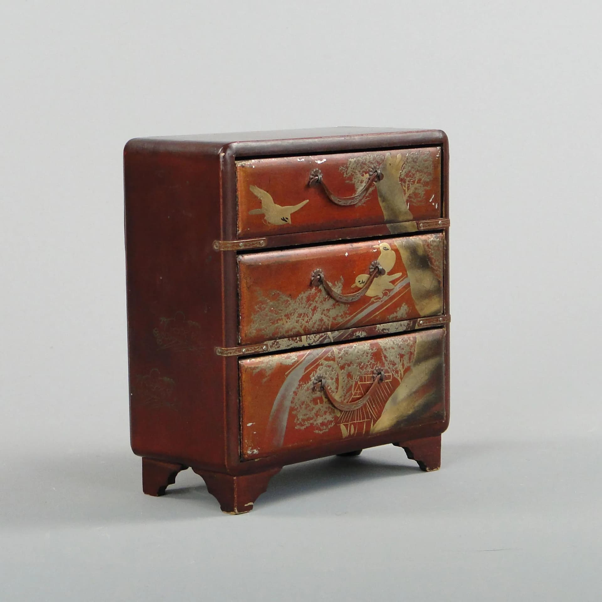 Sepet, epoka Meiji, brązowo-czerwony, drewno lakierowane, Japonia, początek XX w. - 45503