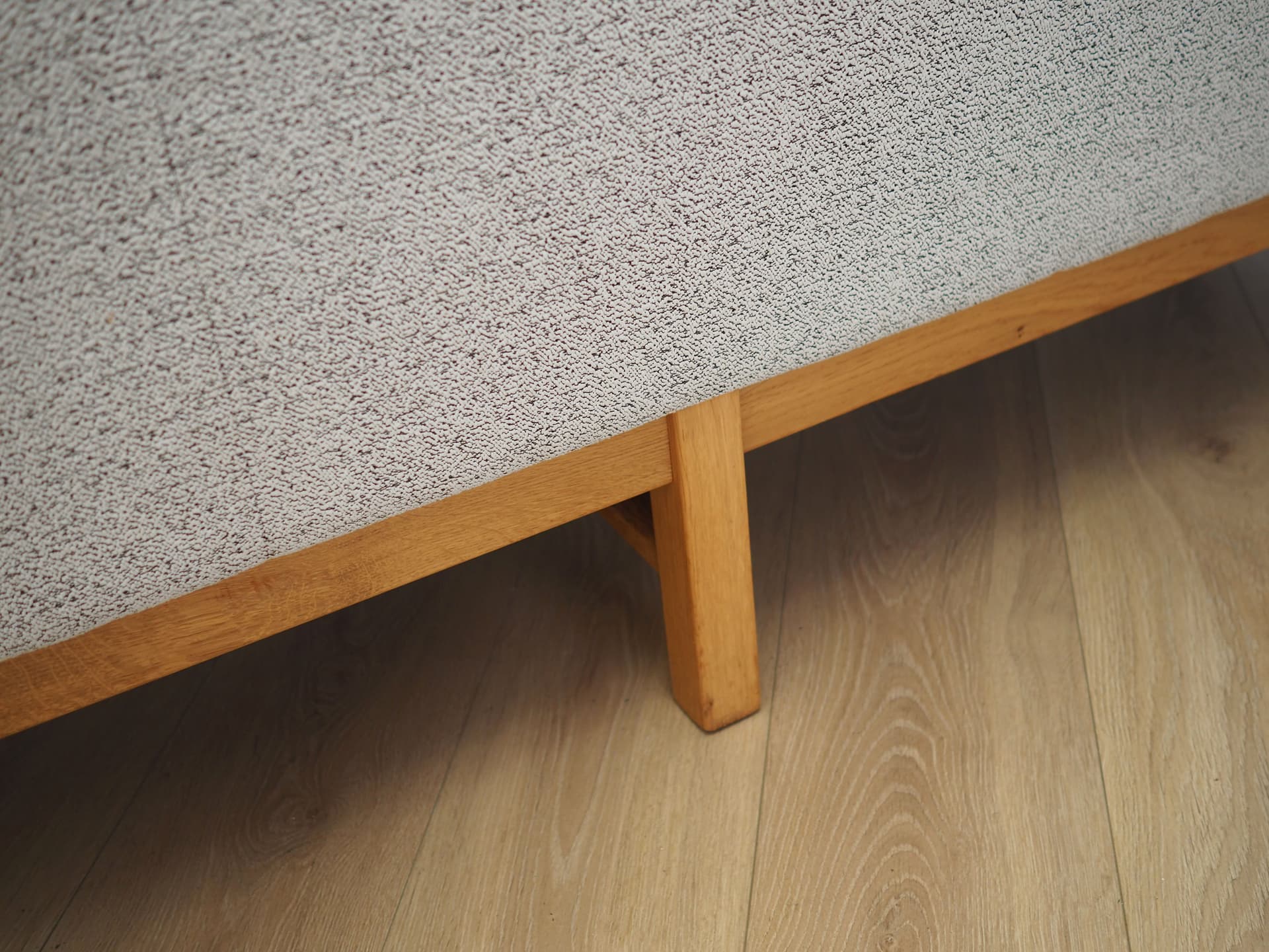 Sofa trzyosobowa, dąb, tkanina szara, Erik Jørgensen Møbelfabrik, Dania, lata 70. - 49567
