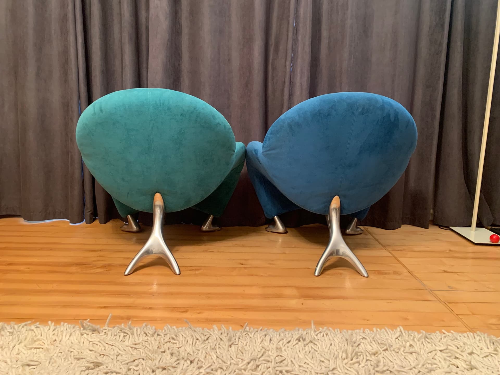 Pair of armchairs Papageno, turquoise-green and blue alcantara, polished aluminium, by J. Armgardt, Leolux, Netherlands, 1990s. - 45553