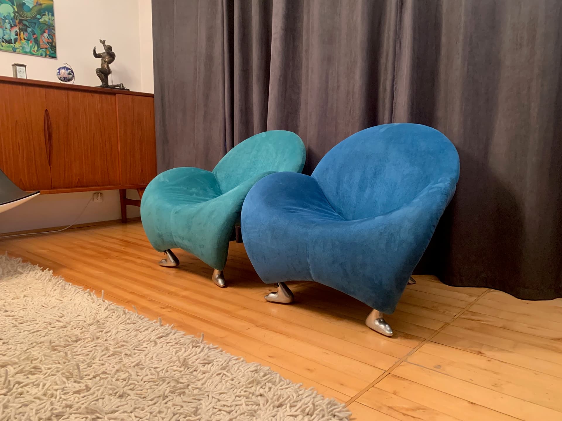 Pair of armchairs Papageno, turquoise-green and blue alcantara, polished aluminium, by J. Armgardt, Leolux, Netherlands, 1990s. - 45556