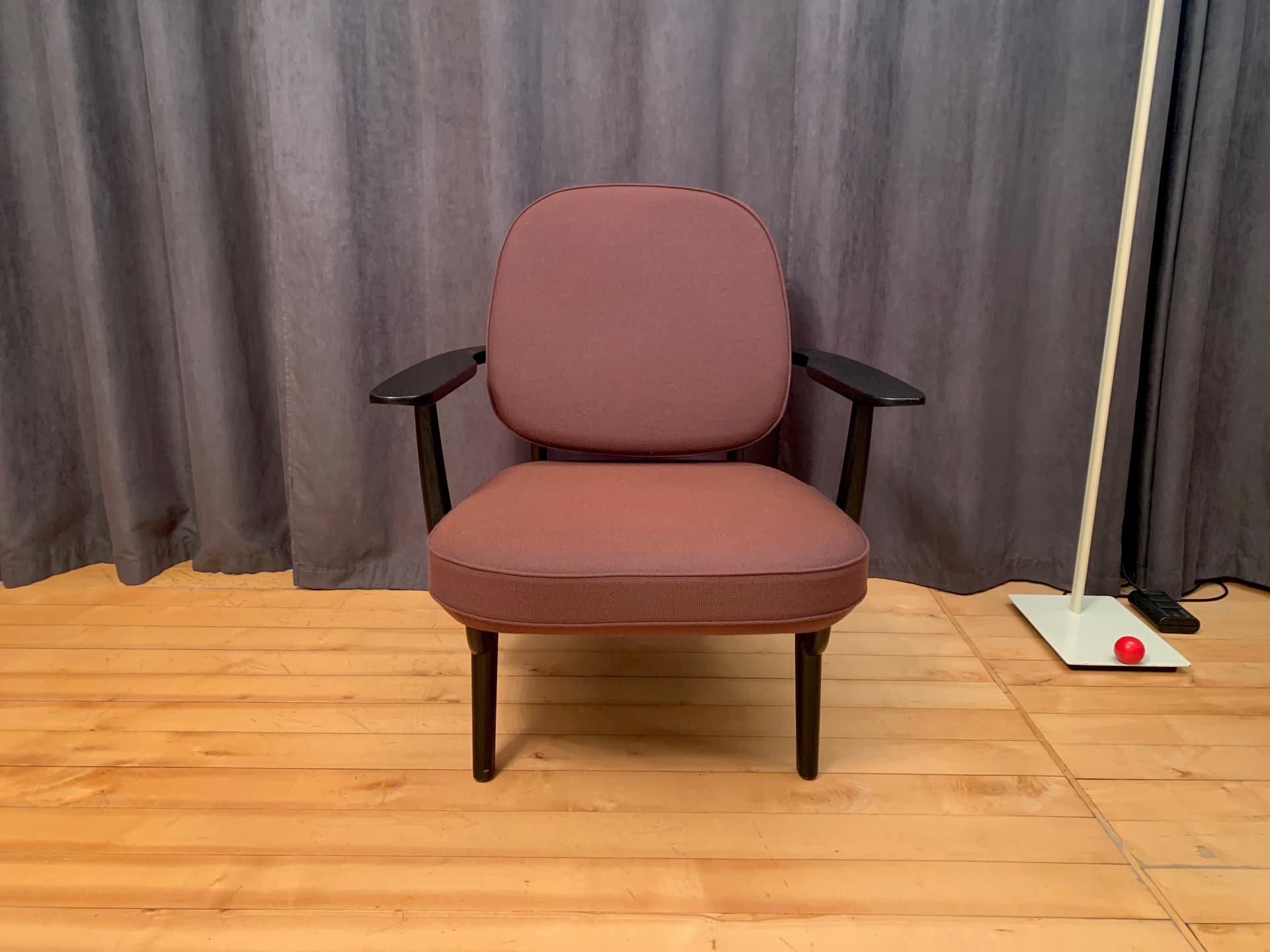 Armchair Fred, pink, black-brown ash, by J. Hayon, Fritz Hansen, Denmark - 45588