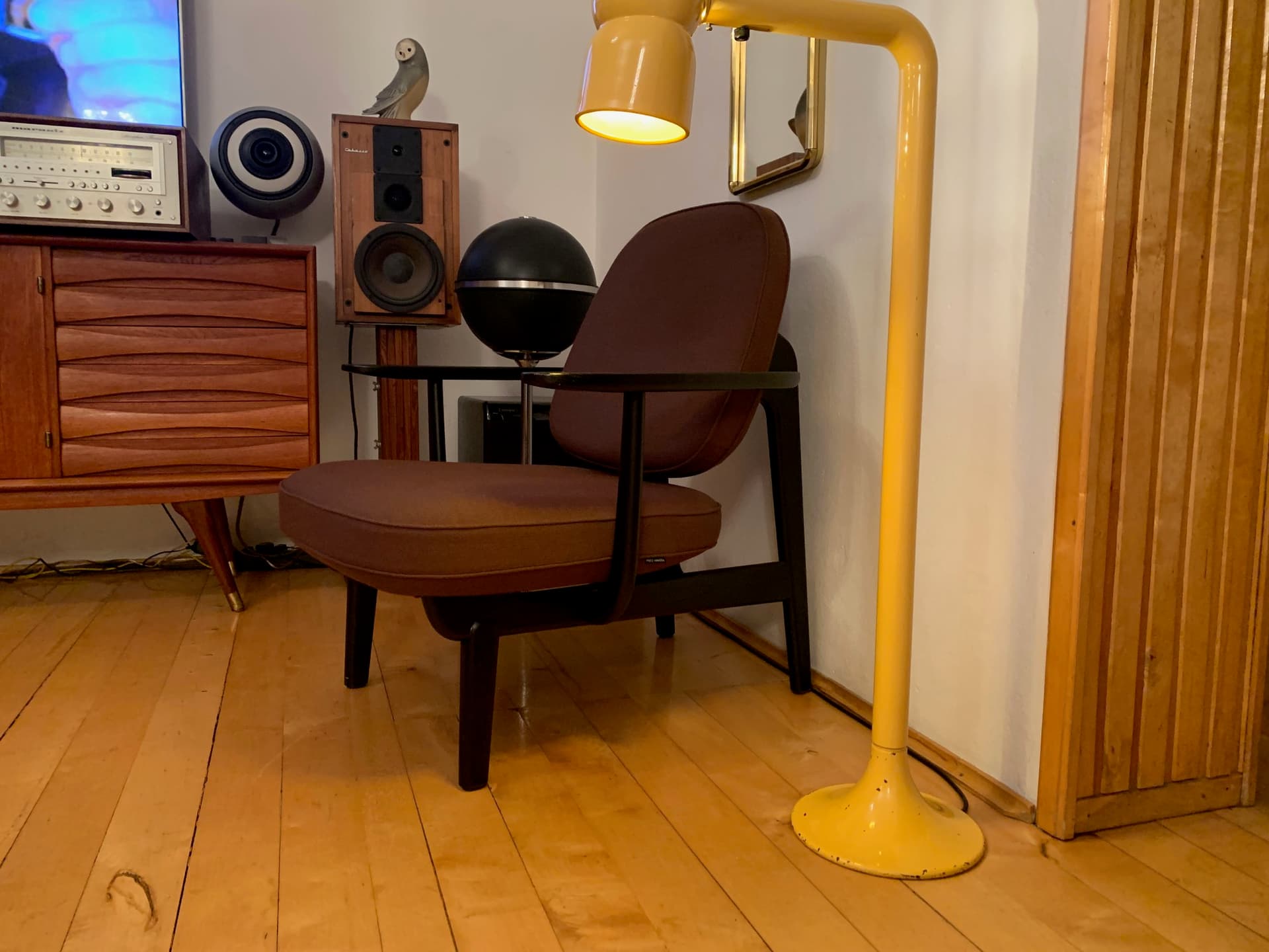 Armchair Fred, pink, black-brown ash, by J. Hayon, Fritz Hansen, Denmark - 45592