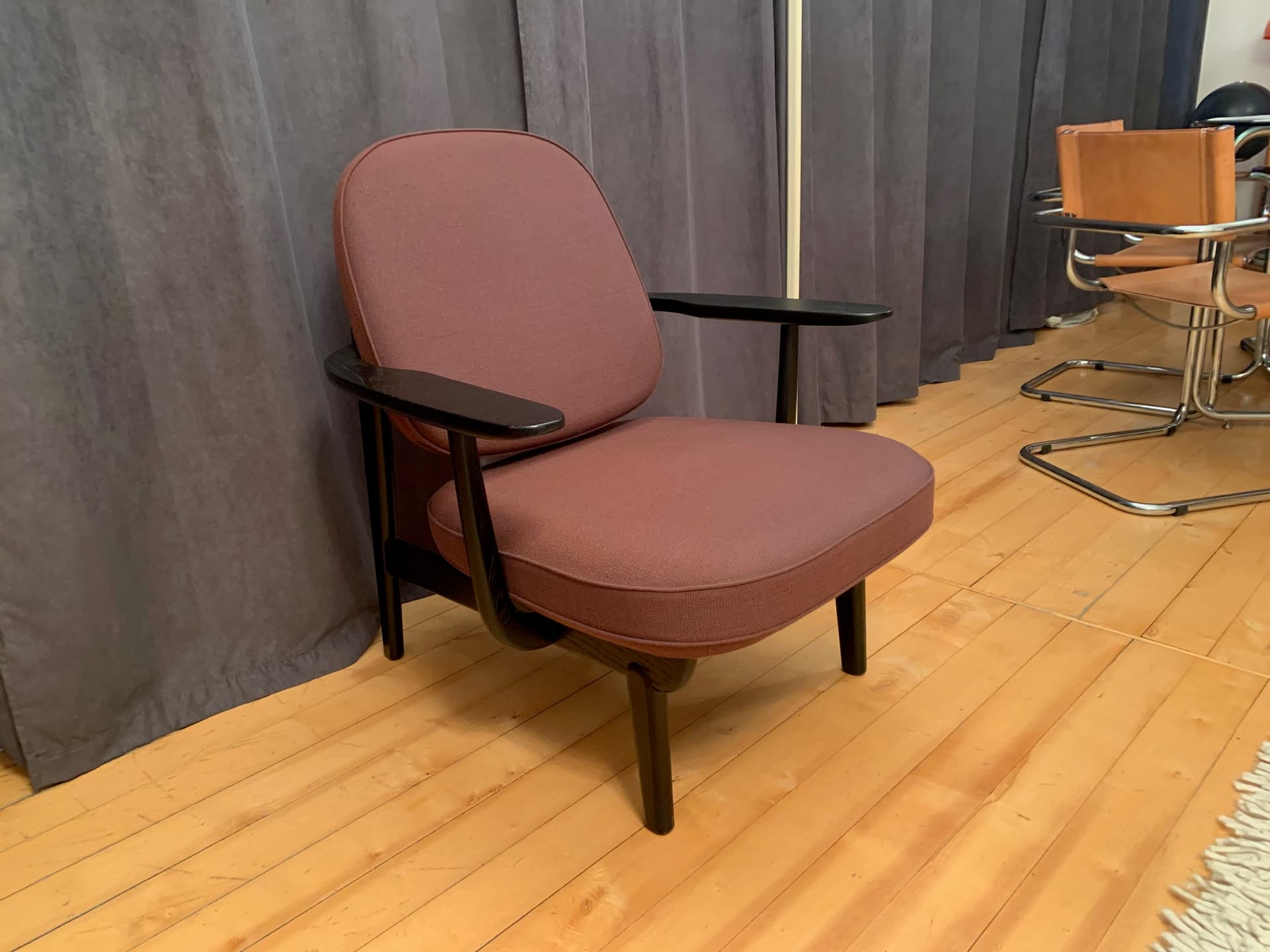 Armchair Fred, pink, black-brown ash, by J. Hayon, Fritz Hansen, Denmark - 45591