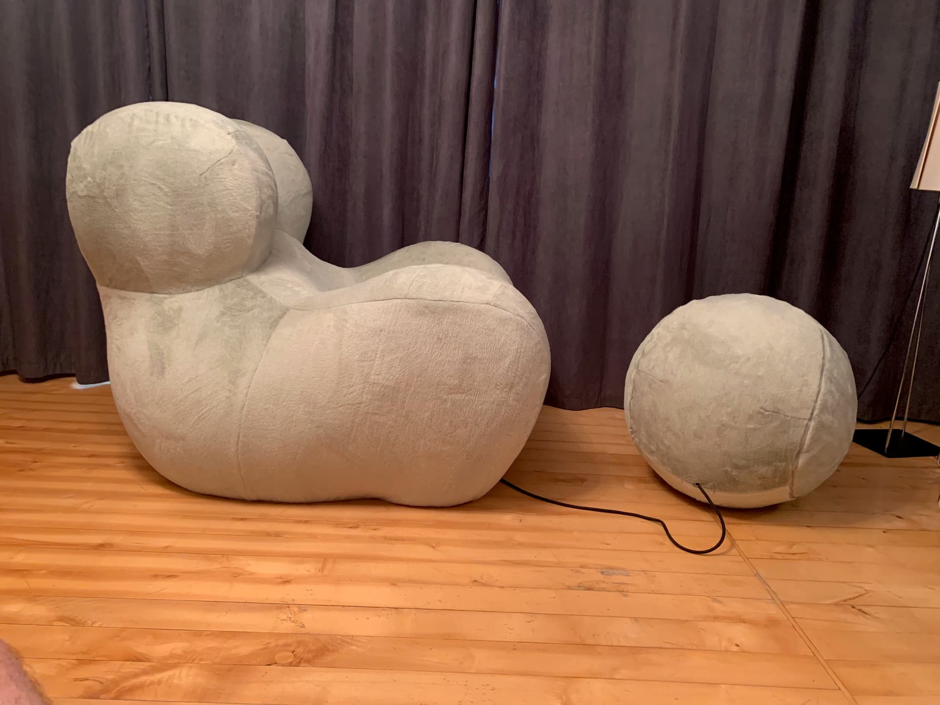 Fotel Big Mama, velvet beżowy, proj. G. Pesce, B&B Italia, Włochy - 45621